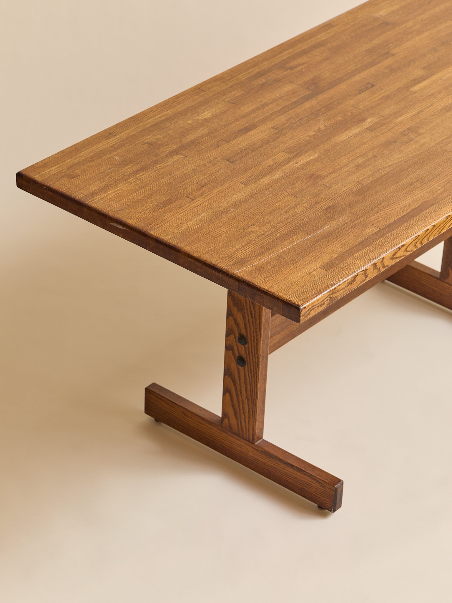 139_TheStavedOakDiningTable_006 1.jpg