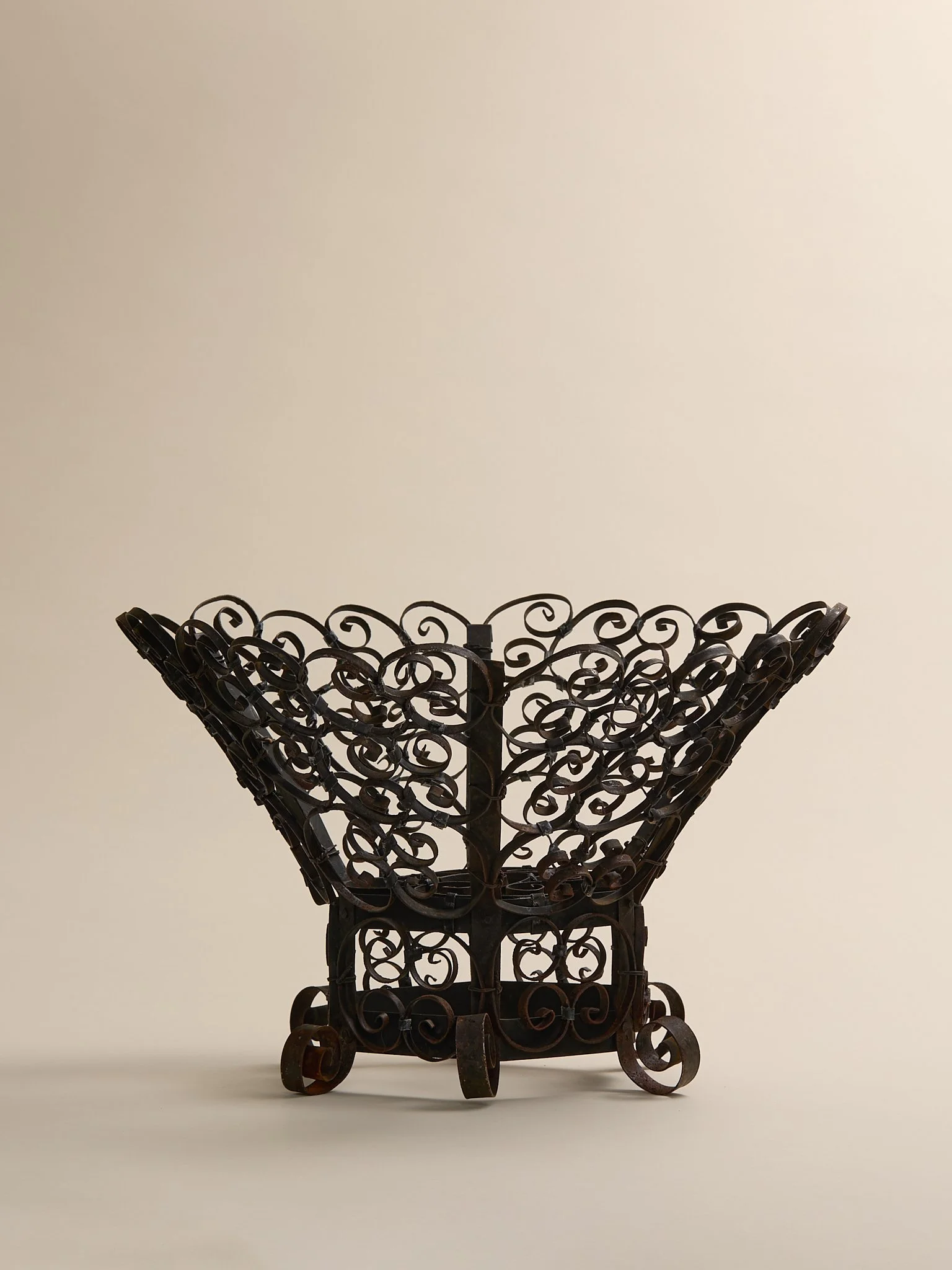 Shot_79_TheVintageMCMIronScrollBowl_003.jpg