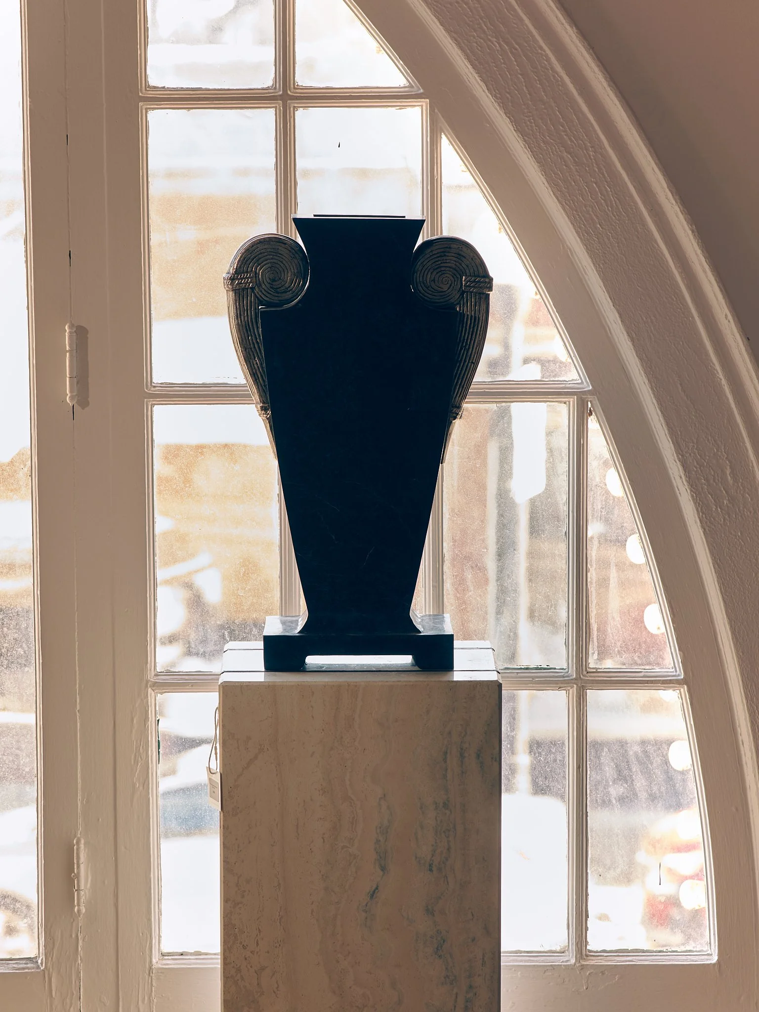 Shot_08_VaseHero_001 1.jpg