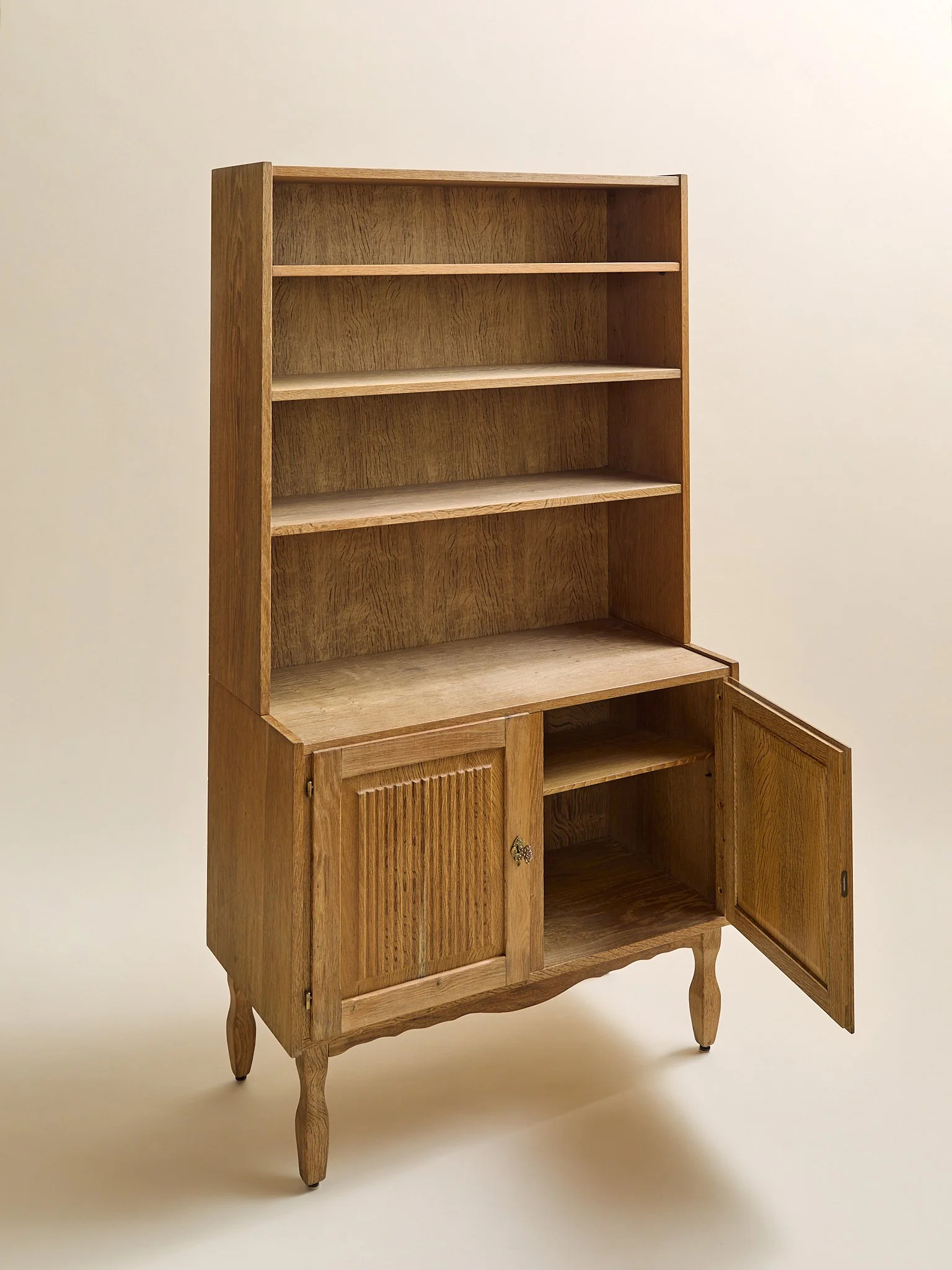 298_TheVintageDanishKjaernulfStyleBookcase1960s_03.jpg