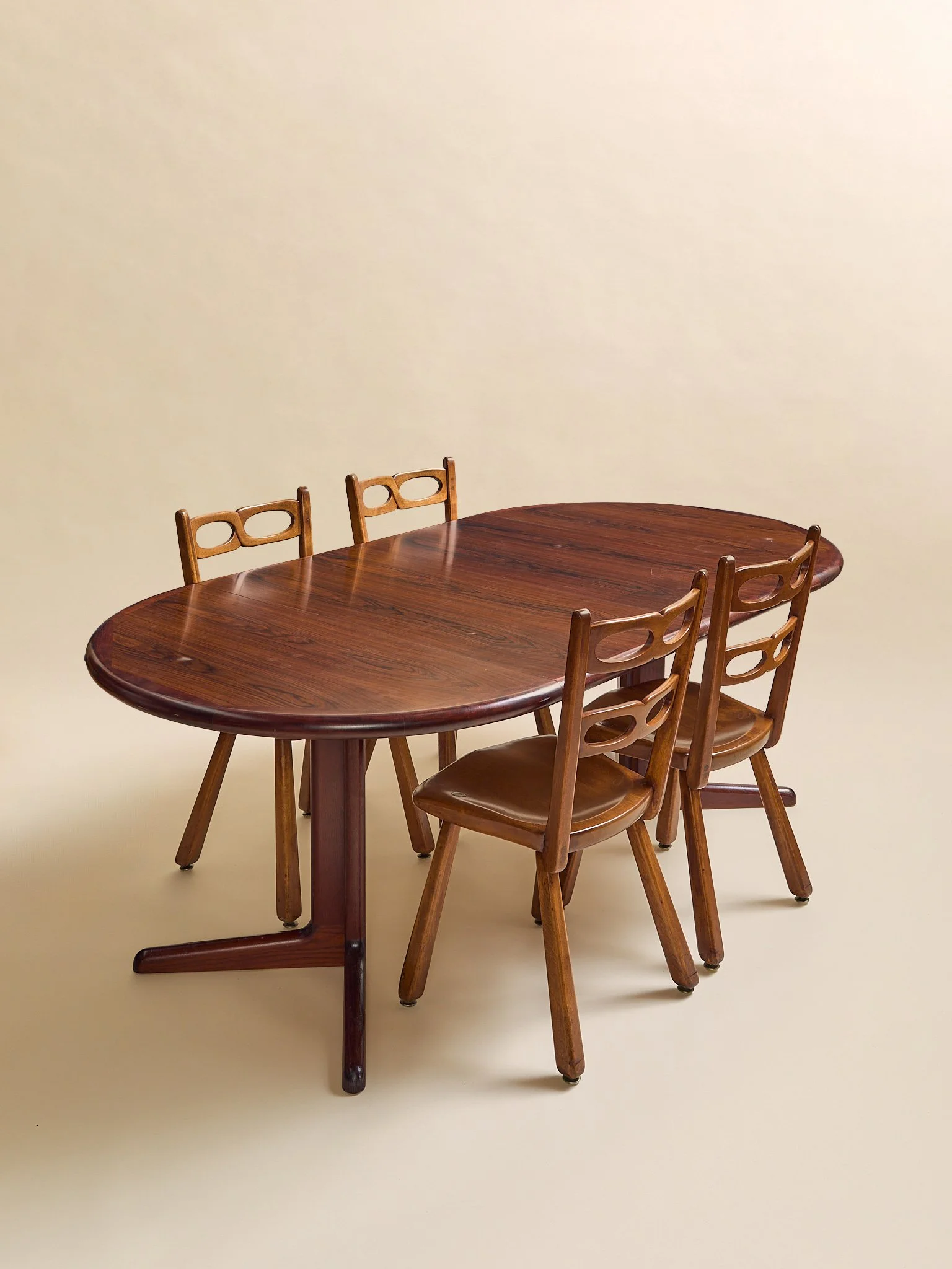 346_TheVintageDyrlundDanishRosewoodExtendingDiningTable1960s_19.jpg
