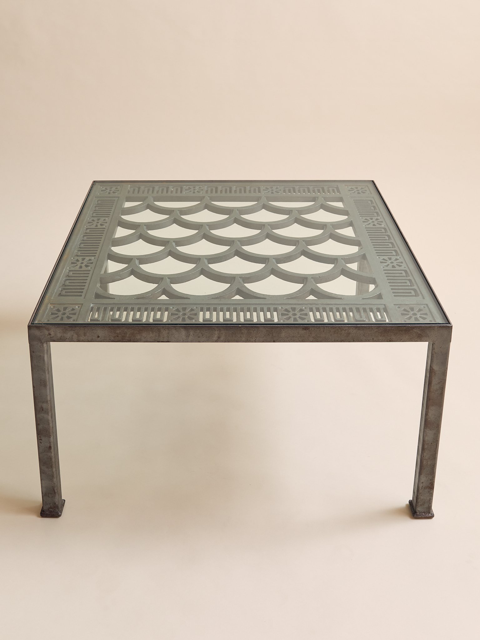130_TheVintageCastIronAndGlassScaleMotifCoffeeTable_004.jpg