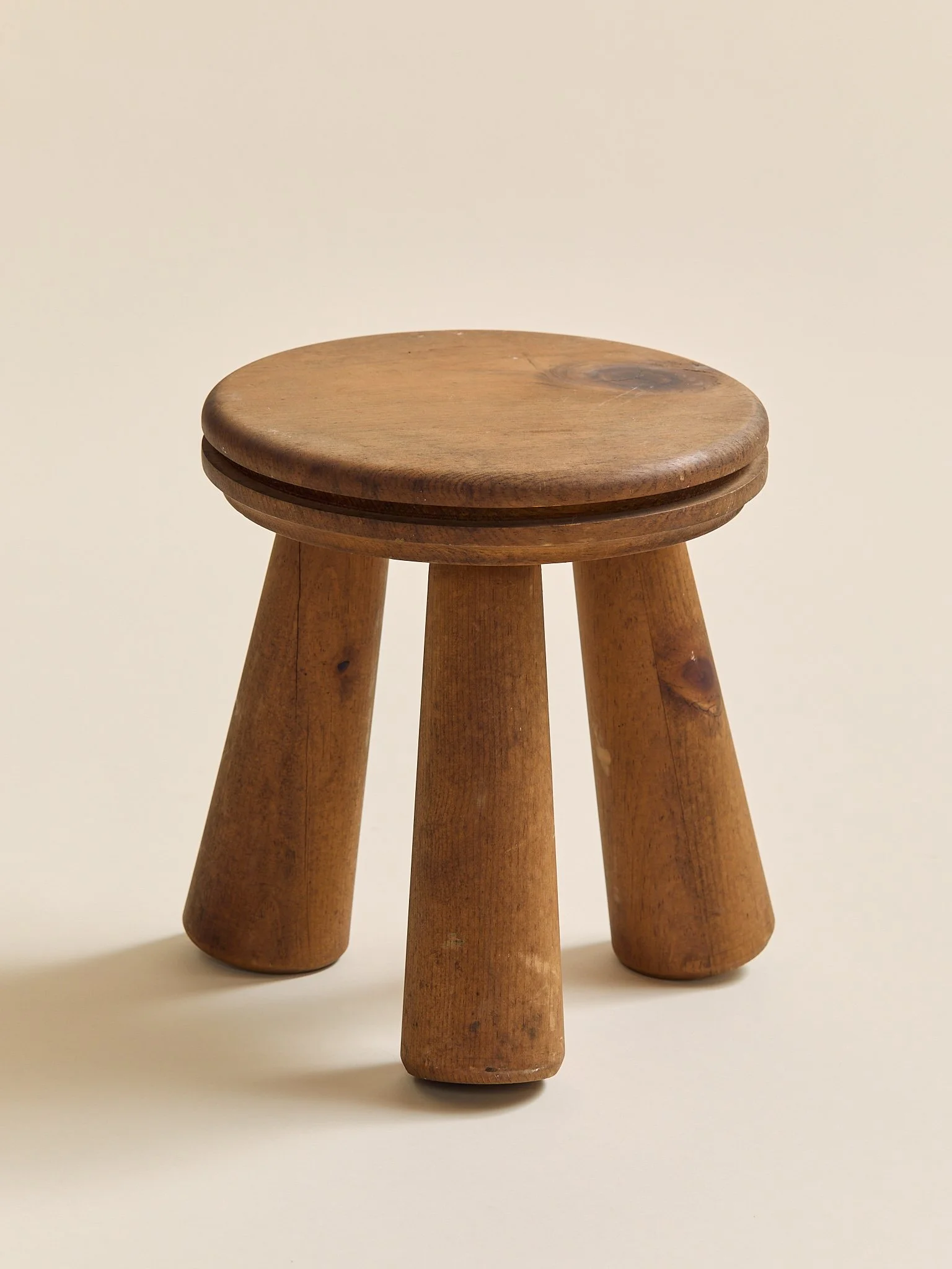 292_Stool_01_01.jpg