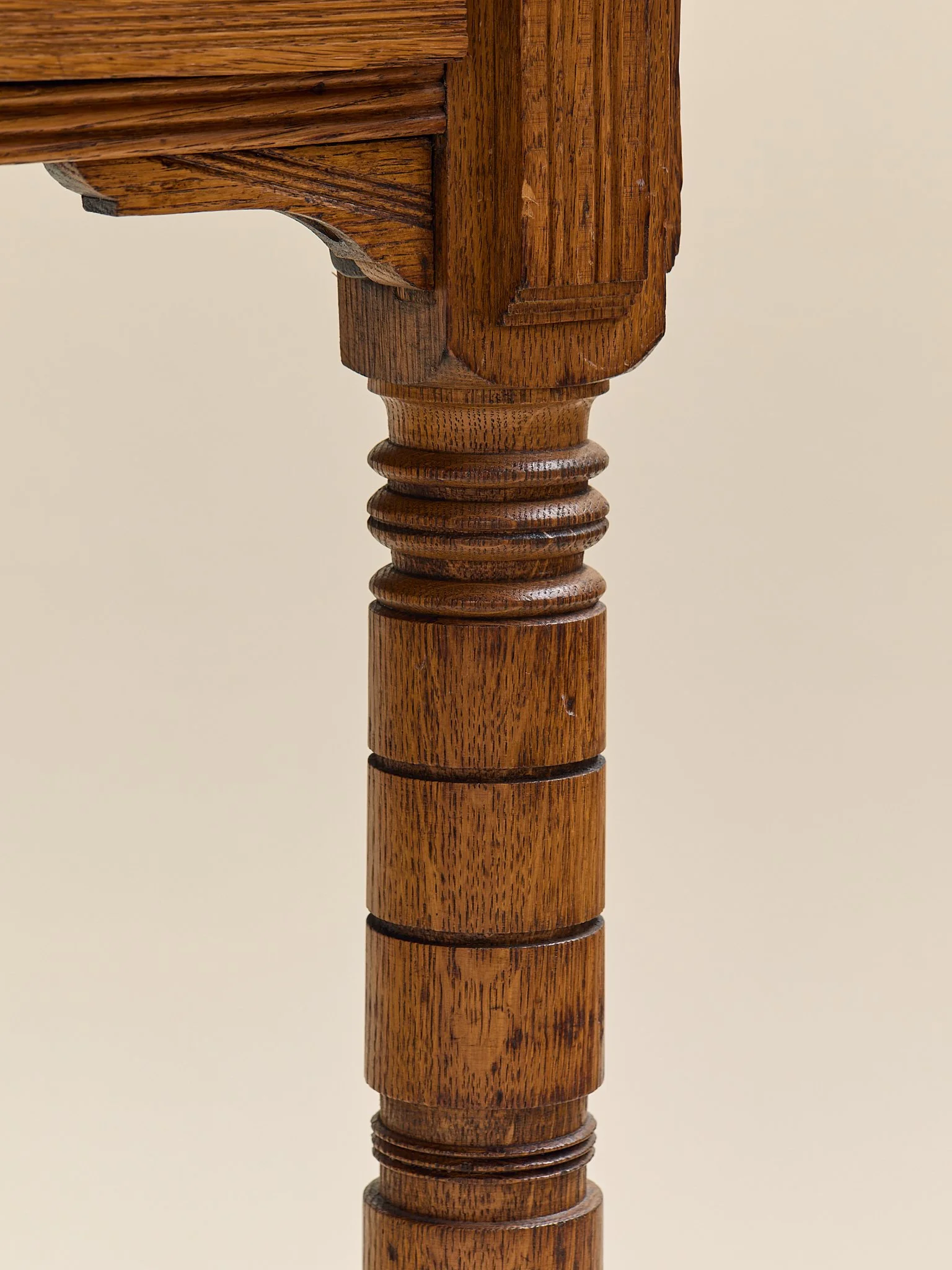 301_TheVintageOakAndLeatherDesk_14.jpg
