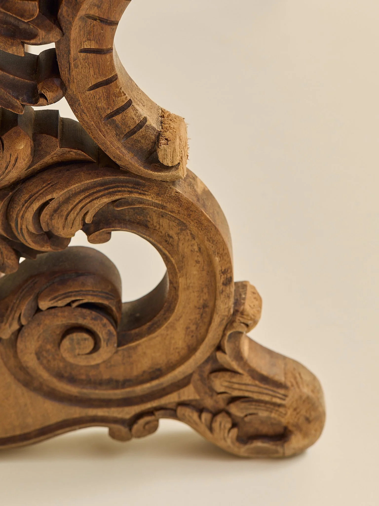 357_TheAntiqueOrnateHandCarvedWoodAndMarbleSideTable_10.jpg