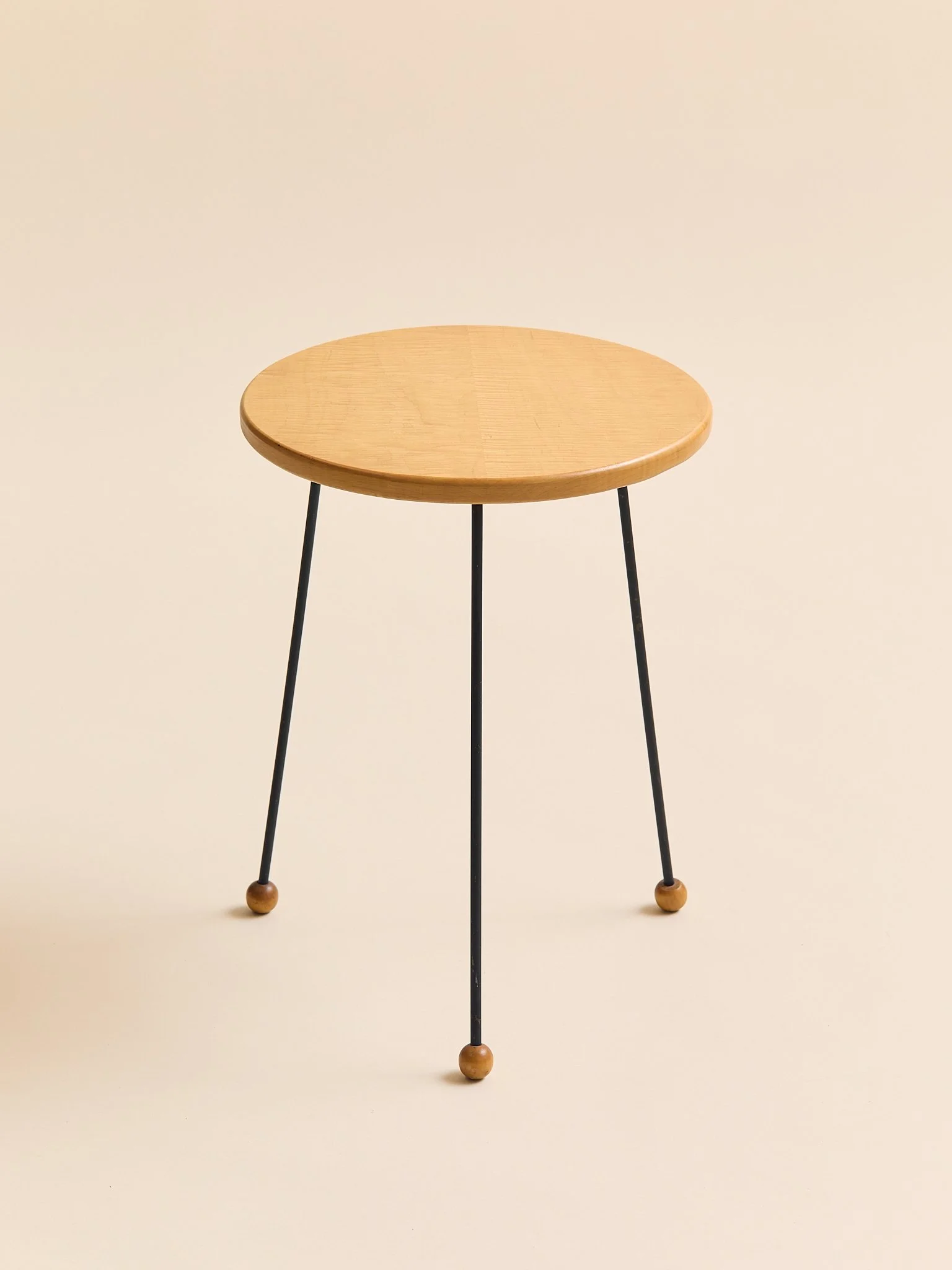 248_TheVintageMCMAtomicWoodSideTable_001.jpg