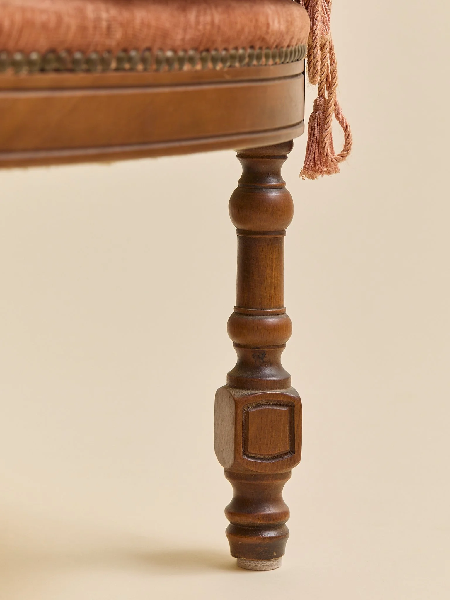 359_TheVintageGiorgettiGalleryCarvedArmchairs1970S_09.jpg