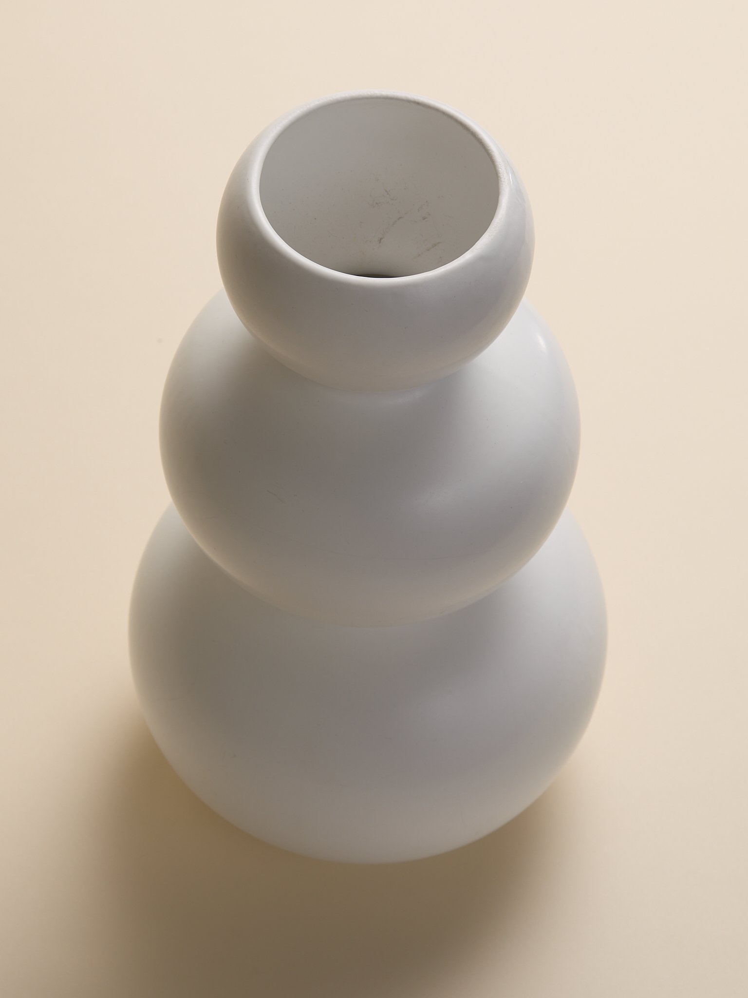 Shot_75_TheWhiteCeramicBubbleVase_002.jpg