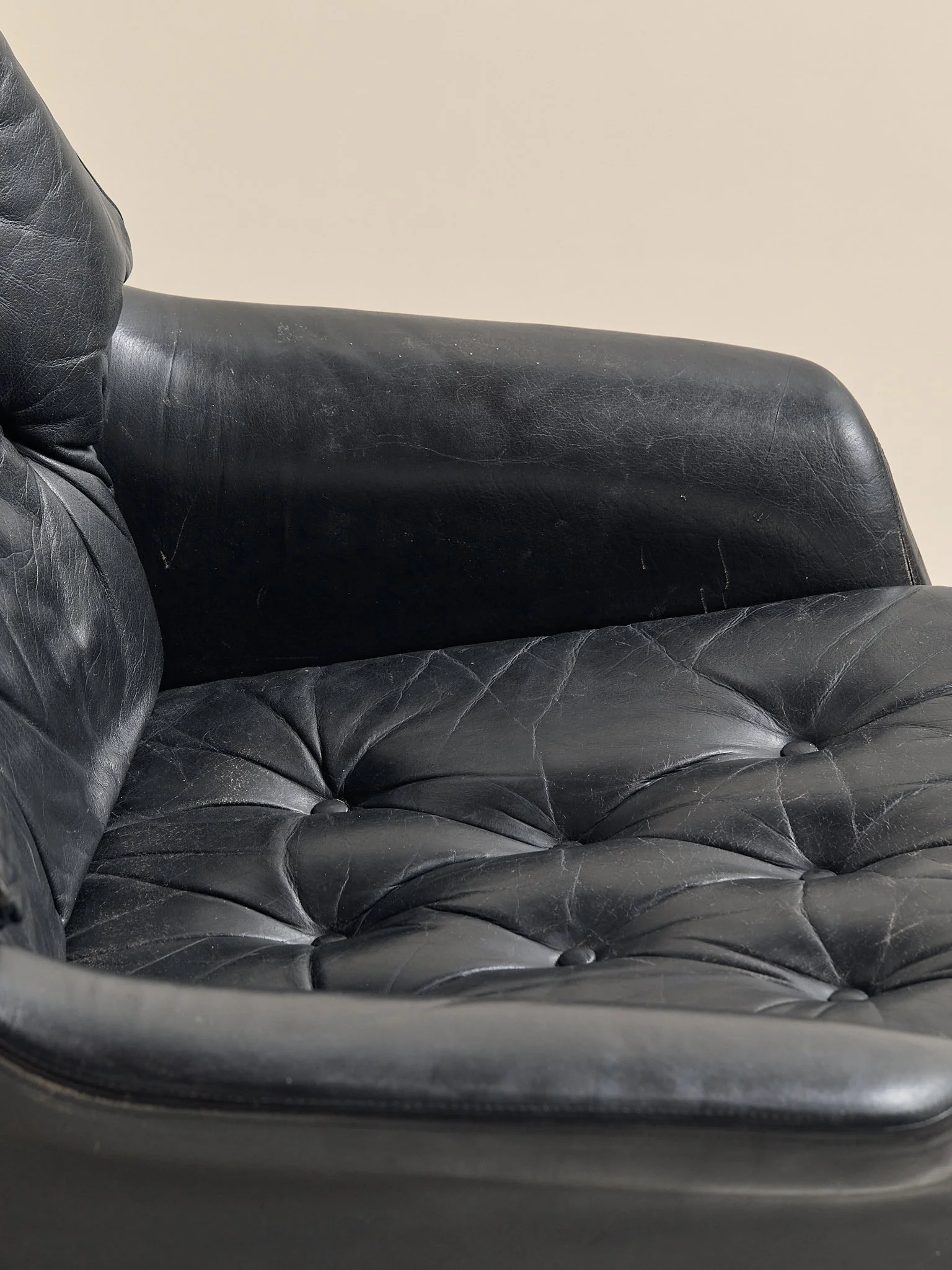 289_TheVintageH.W.KleinforBraminDanishLeatherLoungeChair1960s_10.jpg