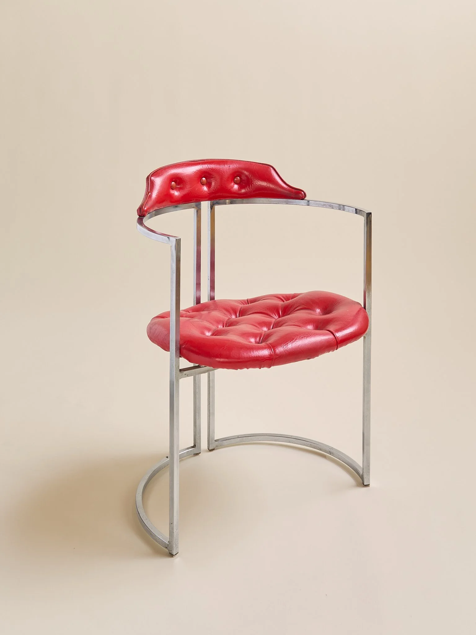 276_TheVintageRedVinylTuftedSideChair_002.jpg