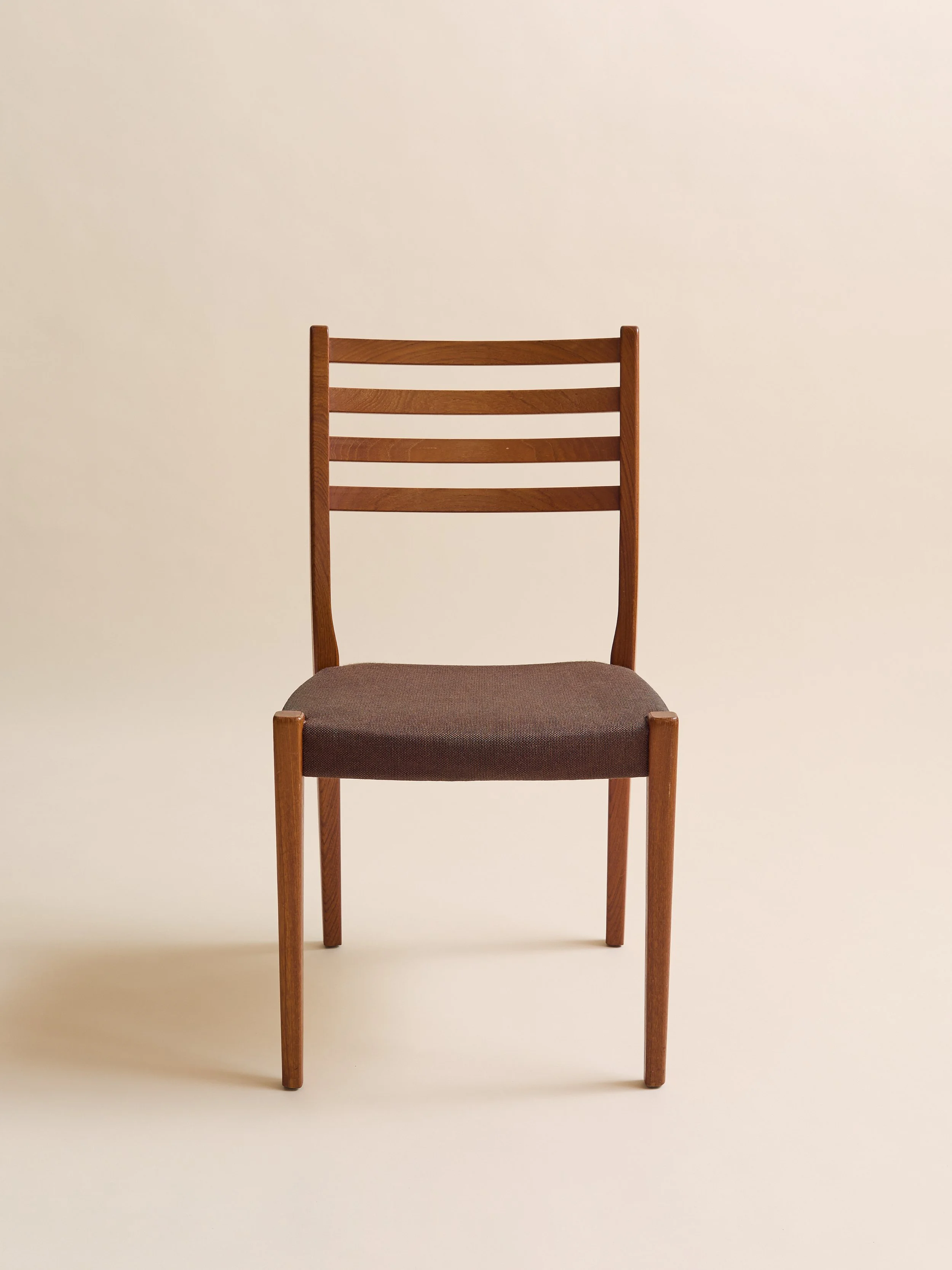 115_TheVinatageMCMTeakDiningChairSet_002.jpg