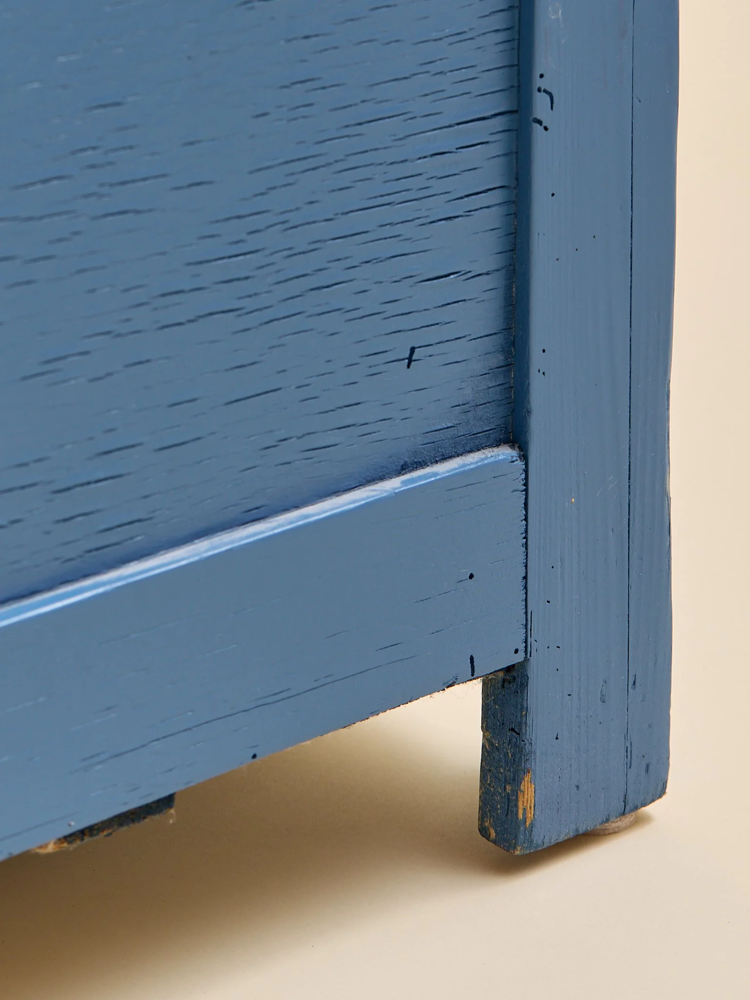 367_TheVintageHandmadeSwedishPaintedPineBenchC.1930S_12.jpg