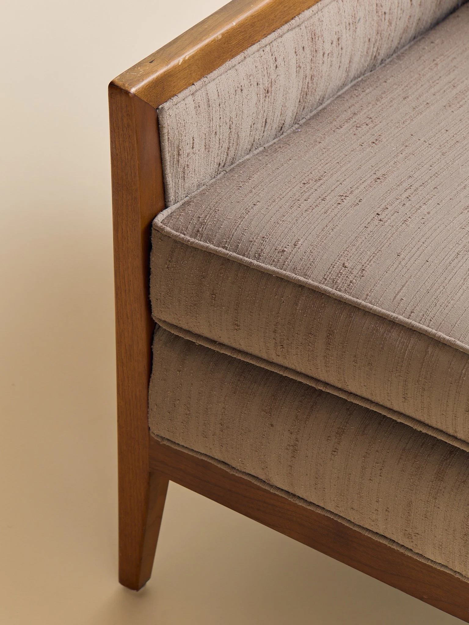 272_TheVintageMidCenturyWalnutLoungeChairinTexturedBeigeUpholstery_007.jpg