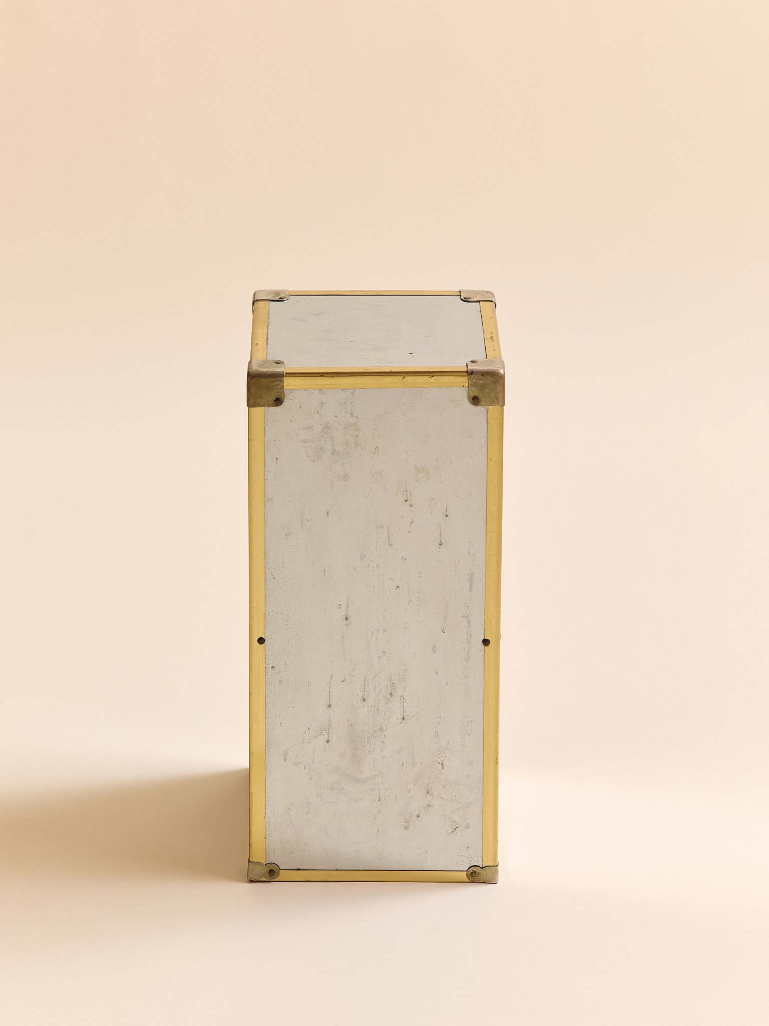 The Vintage Postmodern Mirrored Pedestal Side Table with Brass Corner Mounts (c. 1980s)