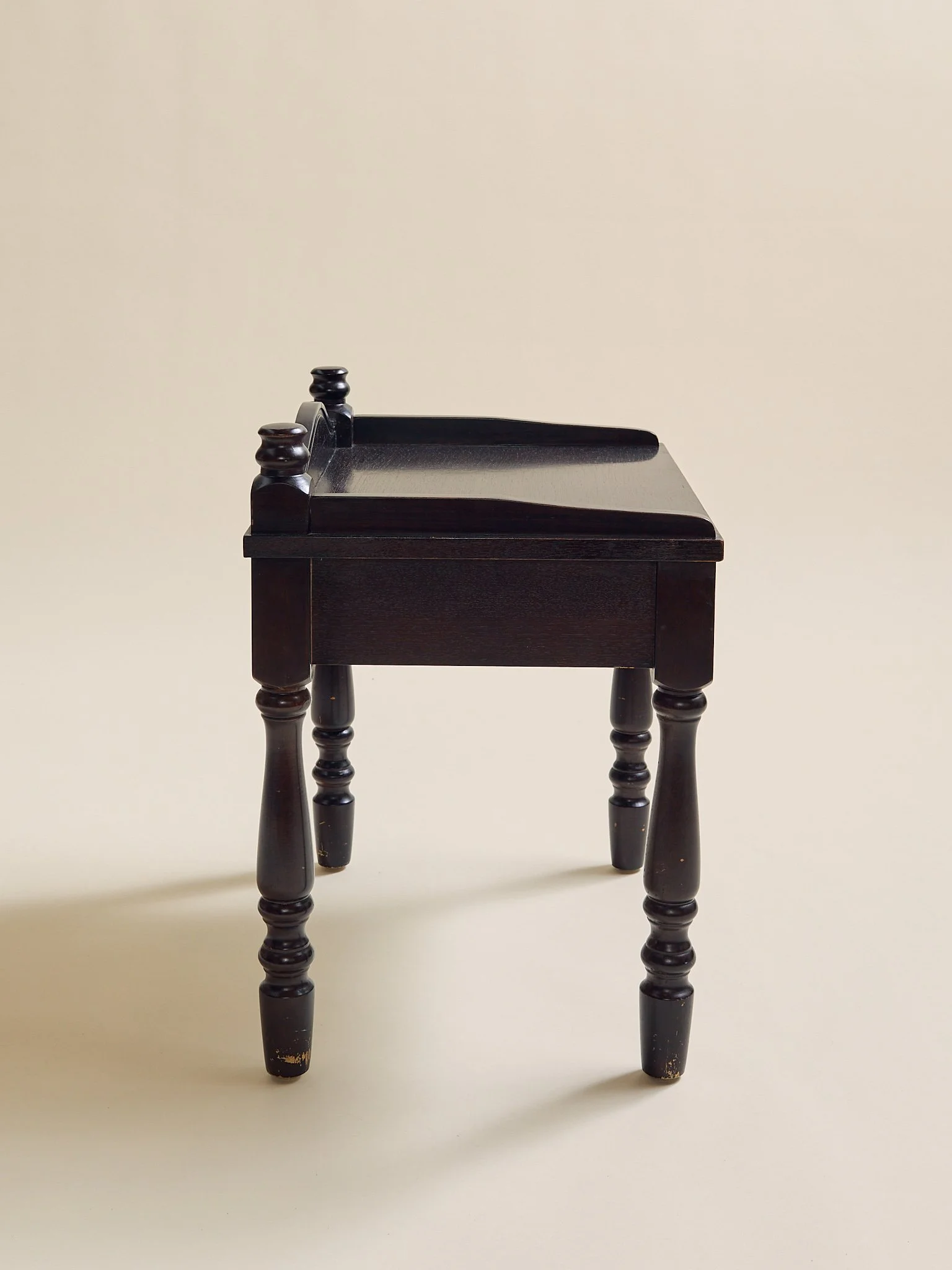 291_TheVintagePairofSwedishPaintedPineNighstands1950s_06.jpg
