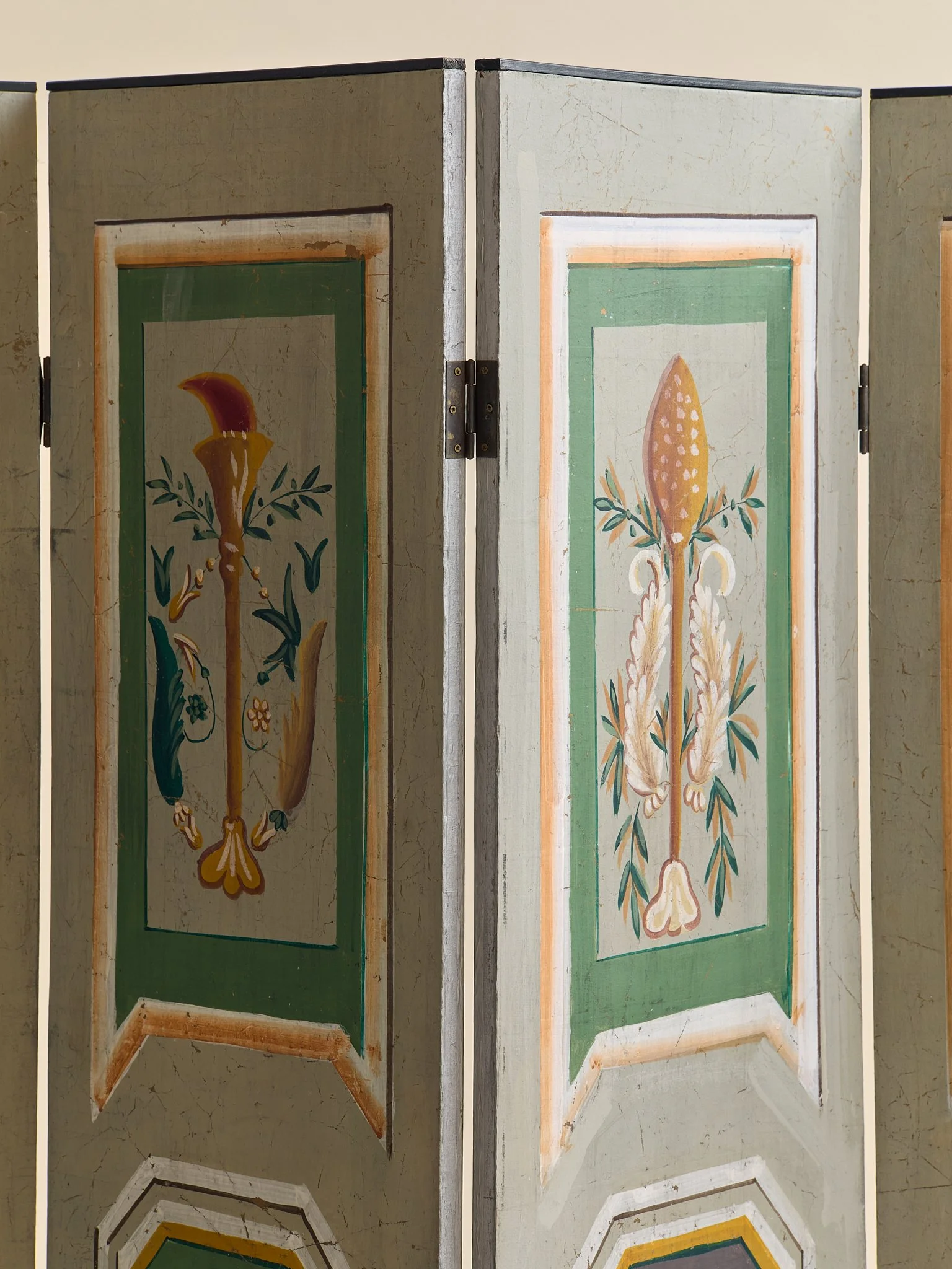 286_TheTrompeL'oeilRoomDivider_003.jpg