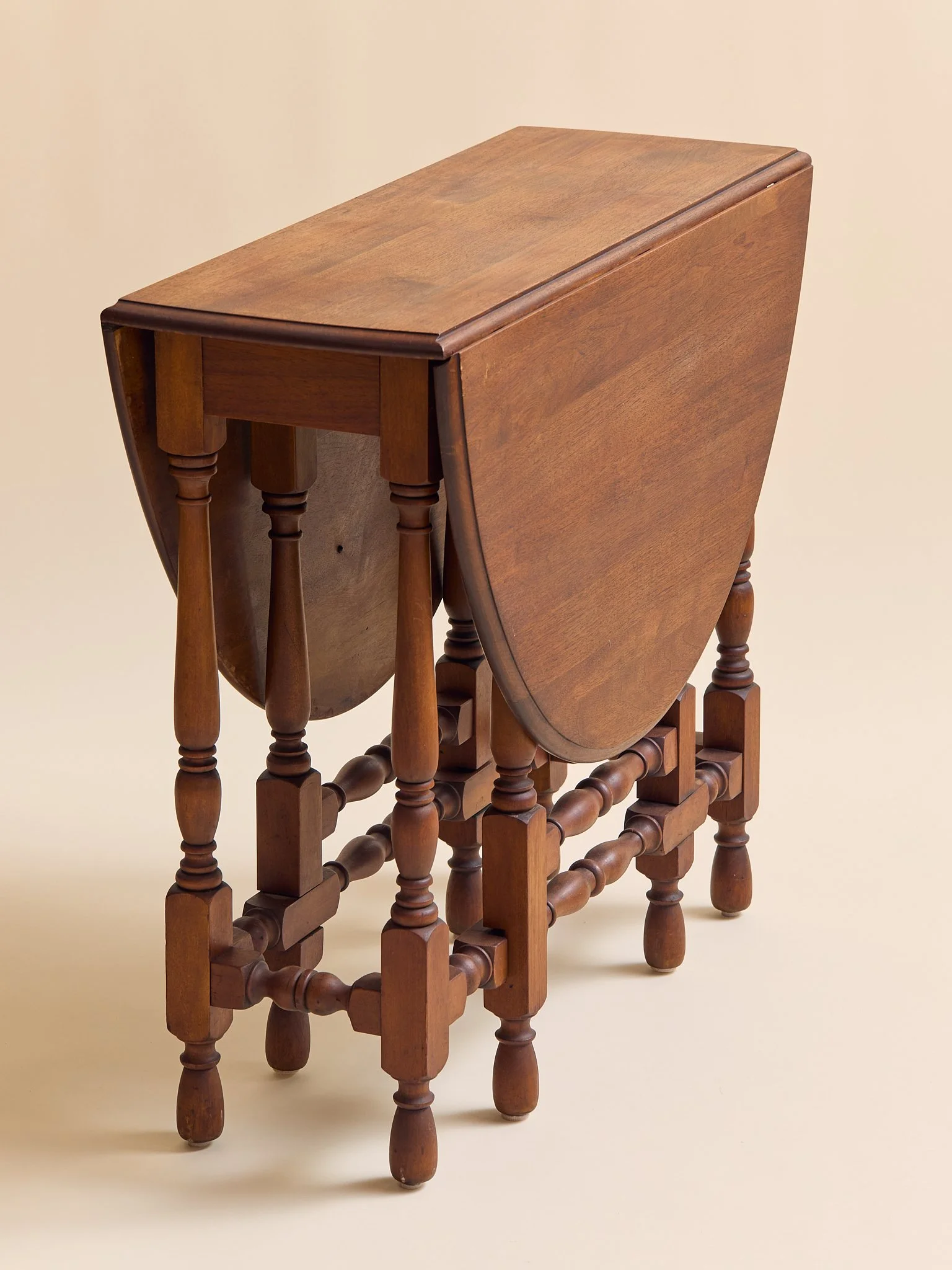 207_TheVintageCarvedGateLegTable _012.jpg