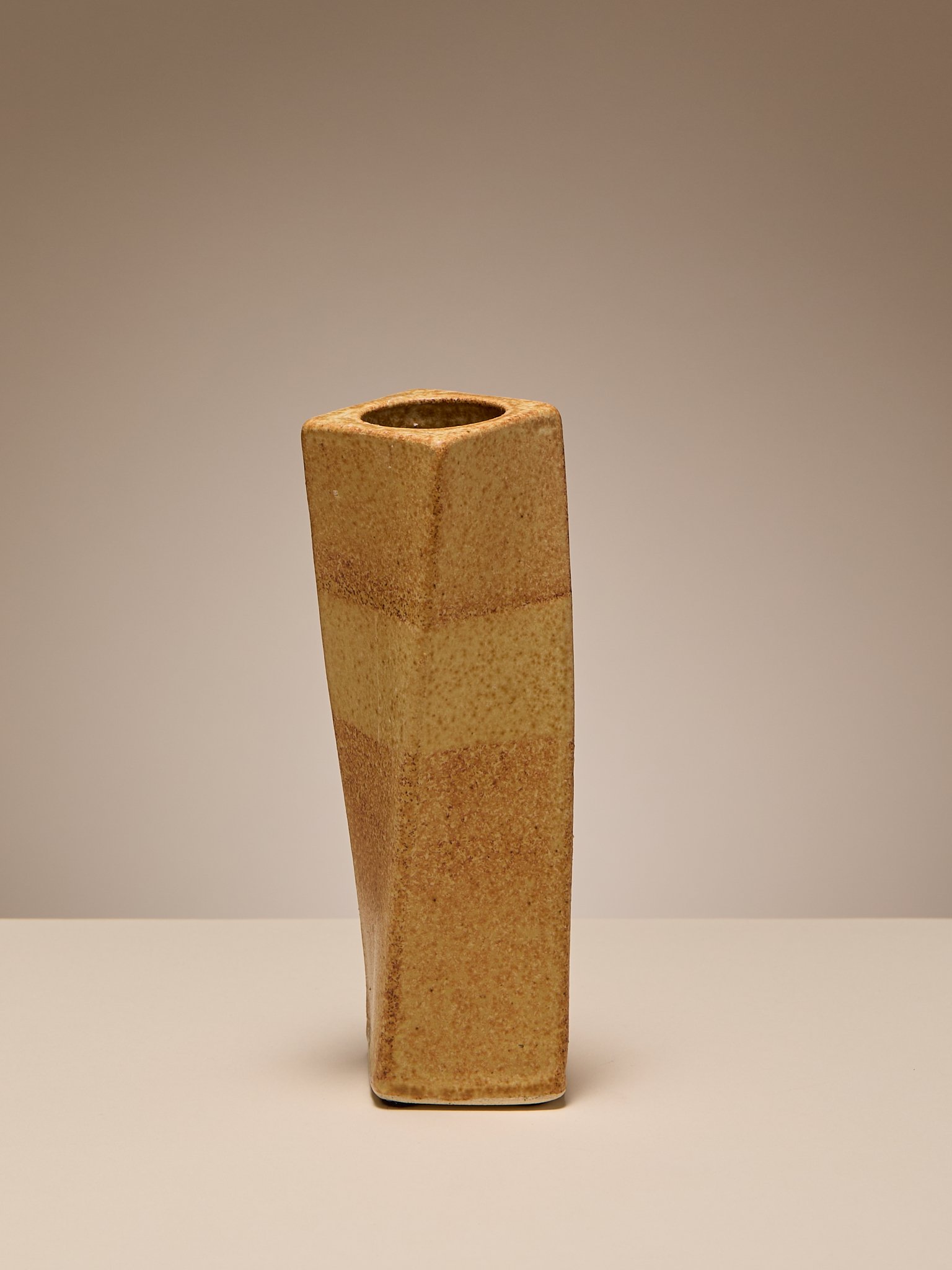 326_TheVintageHandmadeTwistCeramicCandlestick_003.jpg
