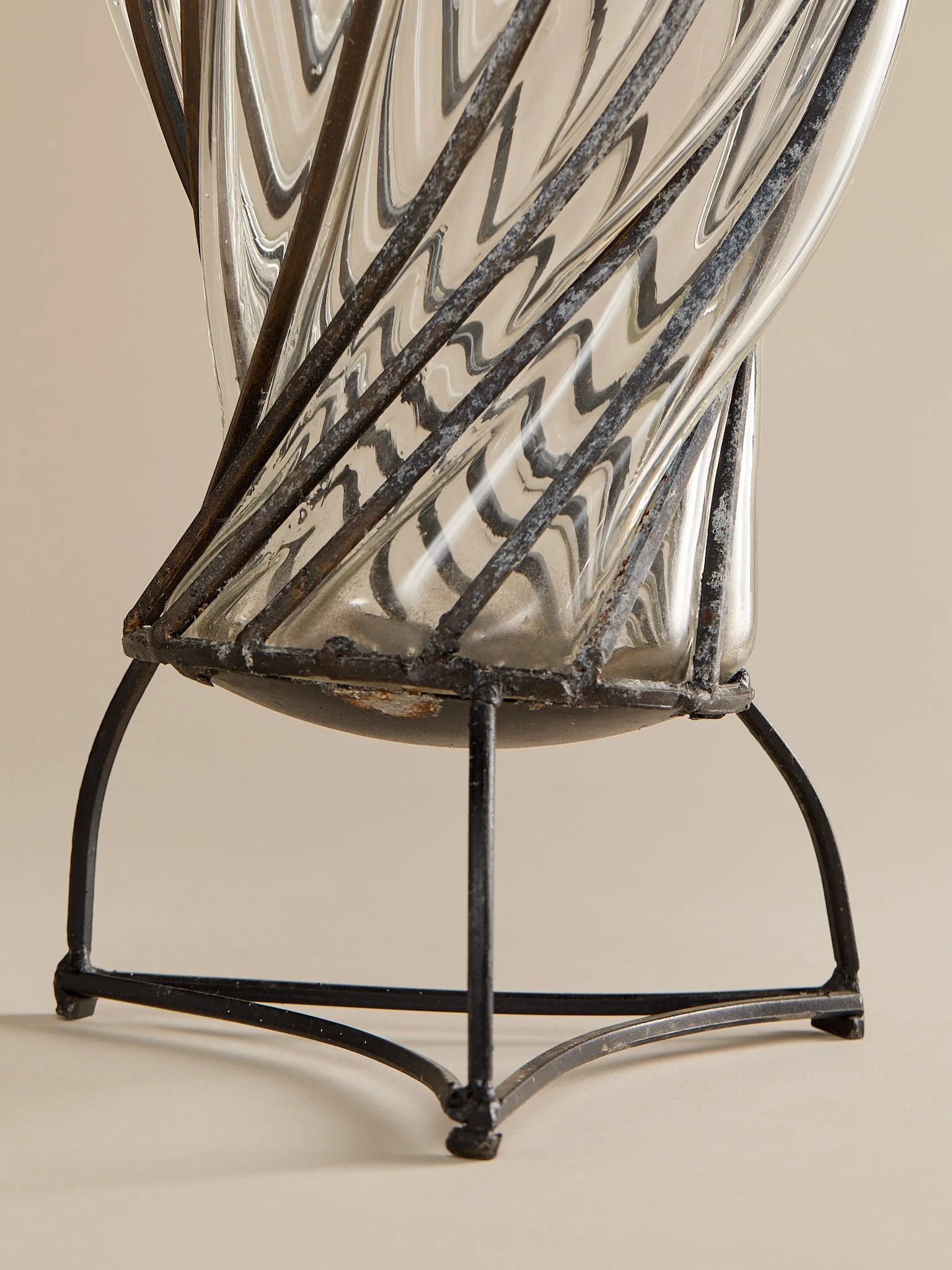 228_TheVintageCageTwistHandBlownLargeGlassVase_007.jpg