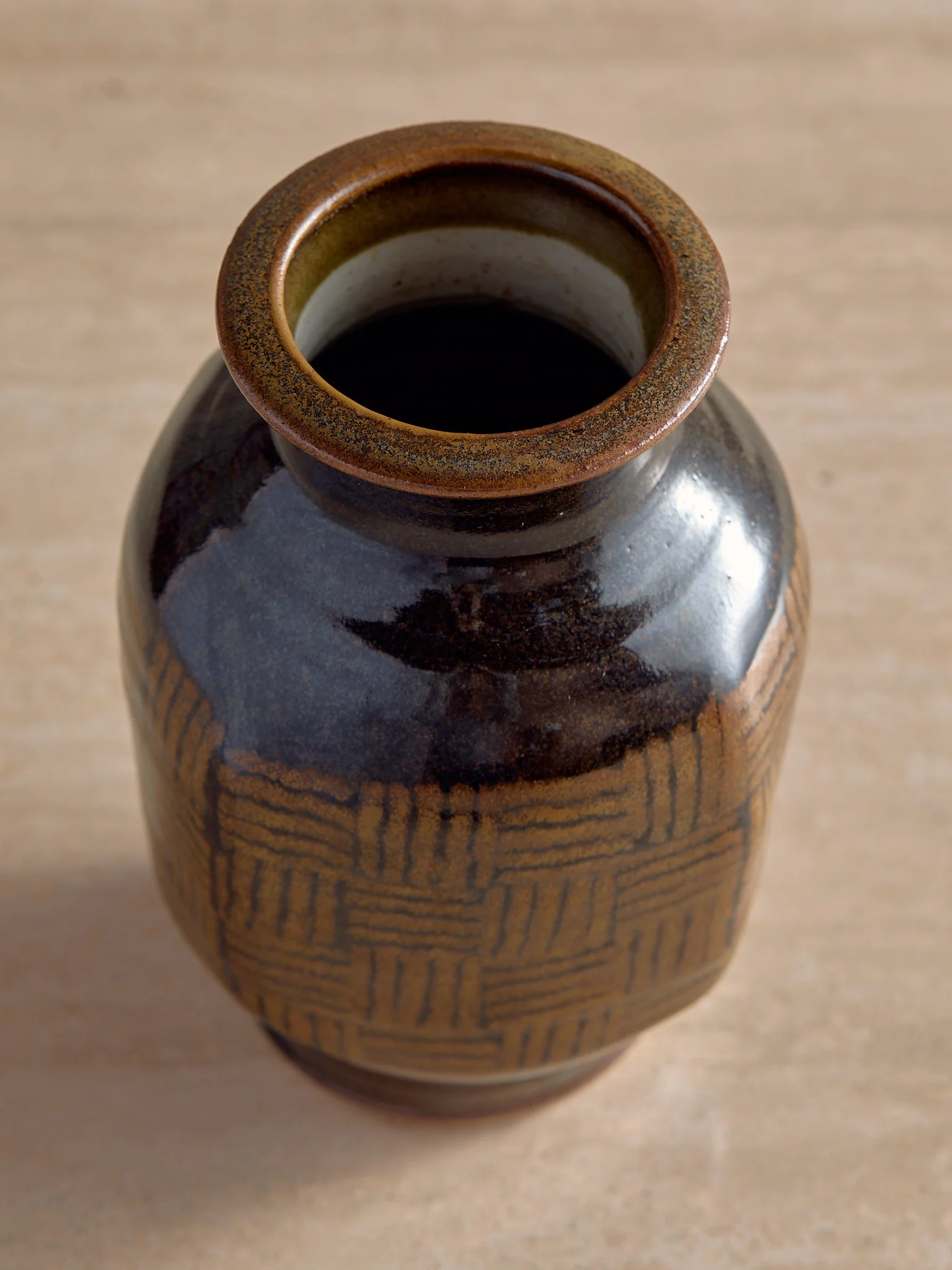 71_TheVintageBasketWeaveCeramicVase_004.jpg
