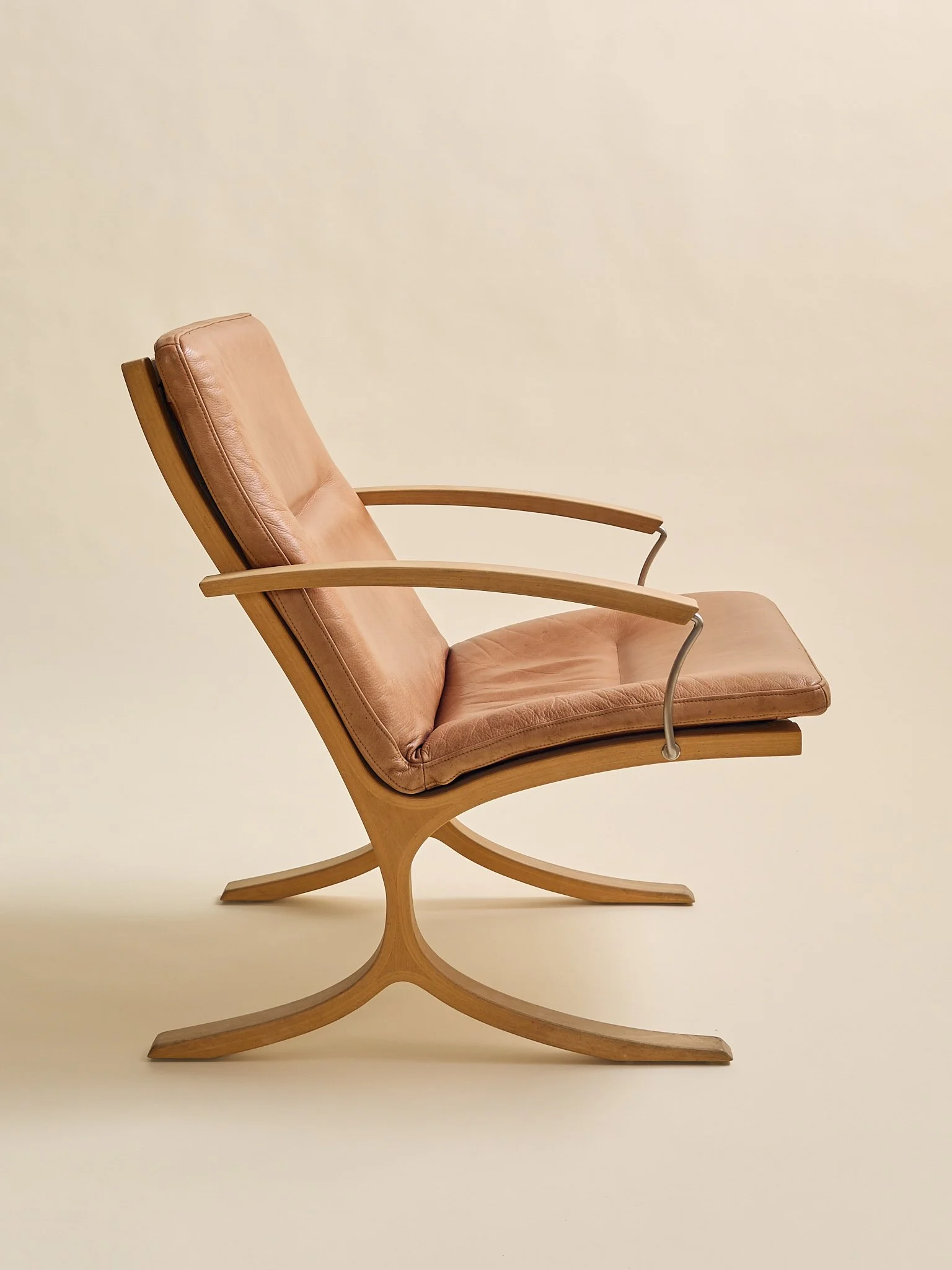 371_TheVintageMogensHansenModel213LeatherChair1960s_03.jpg