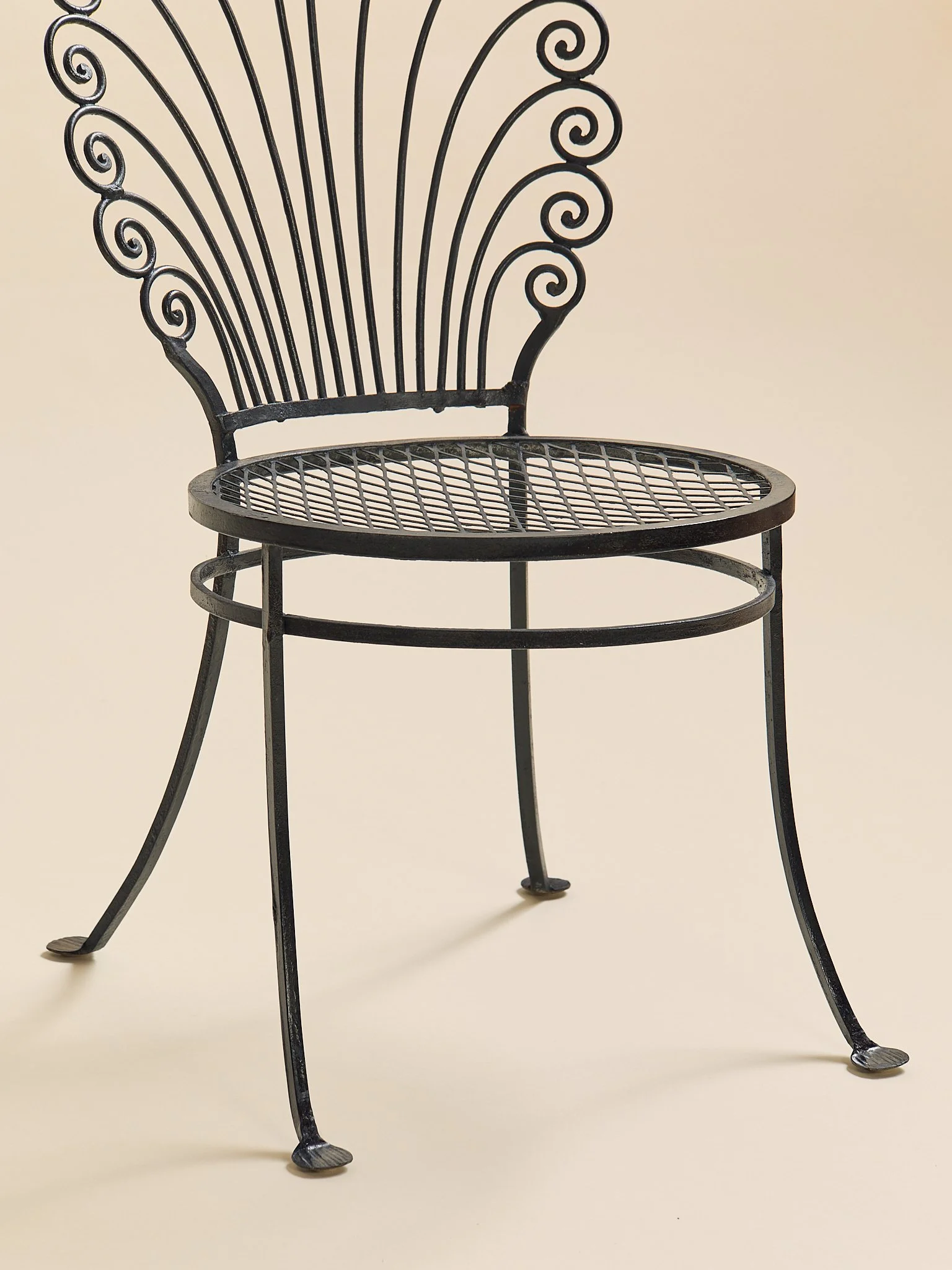 304_TheIronScrollChair_07.jpg