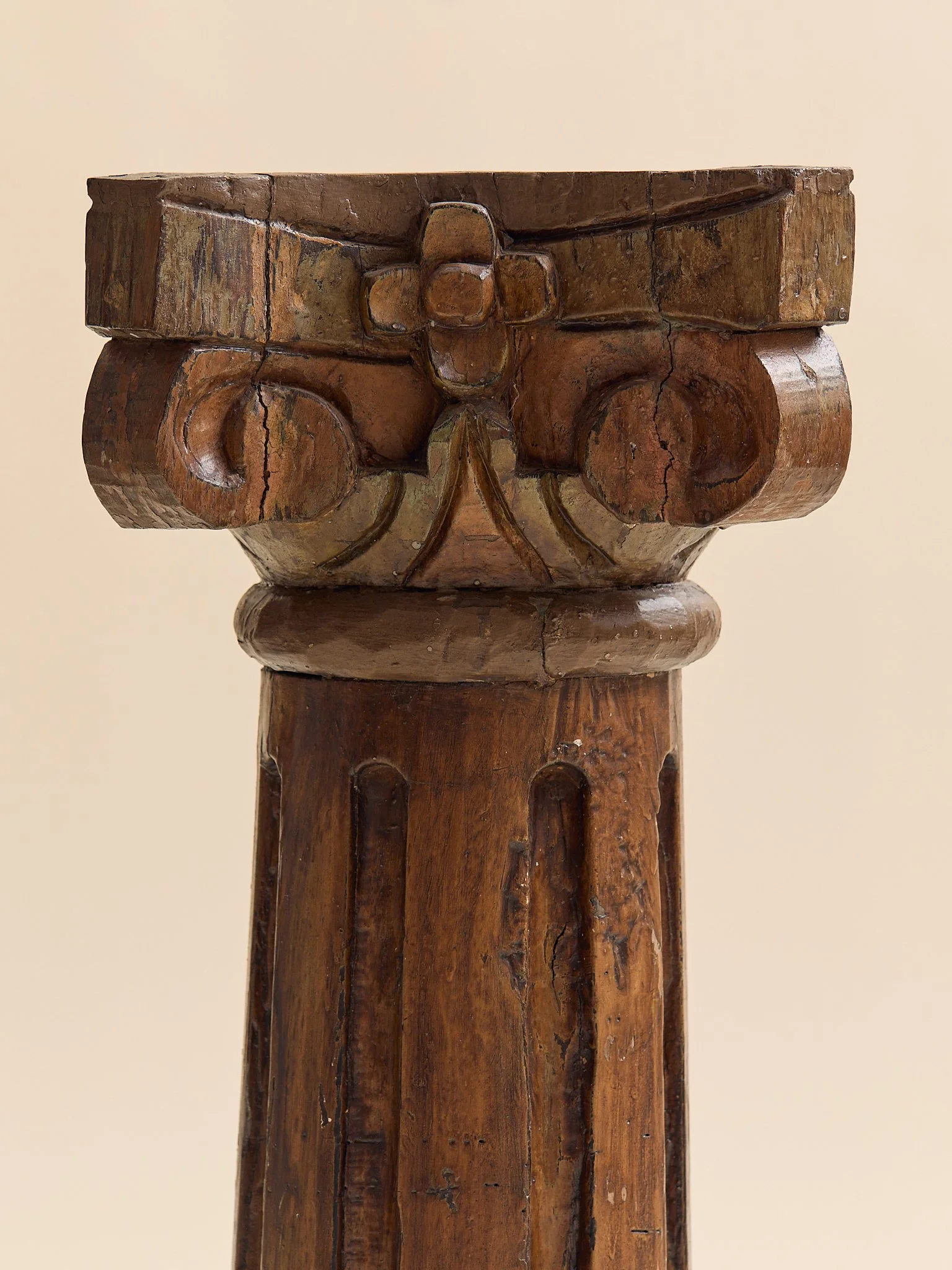 250_TheVintageOrnateWoodCarvedColumnPedestal_007.jpg