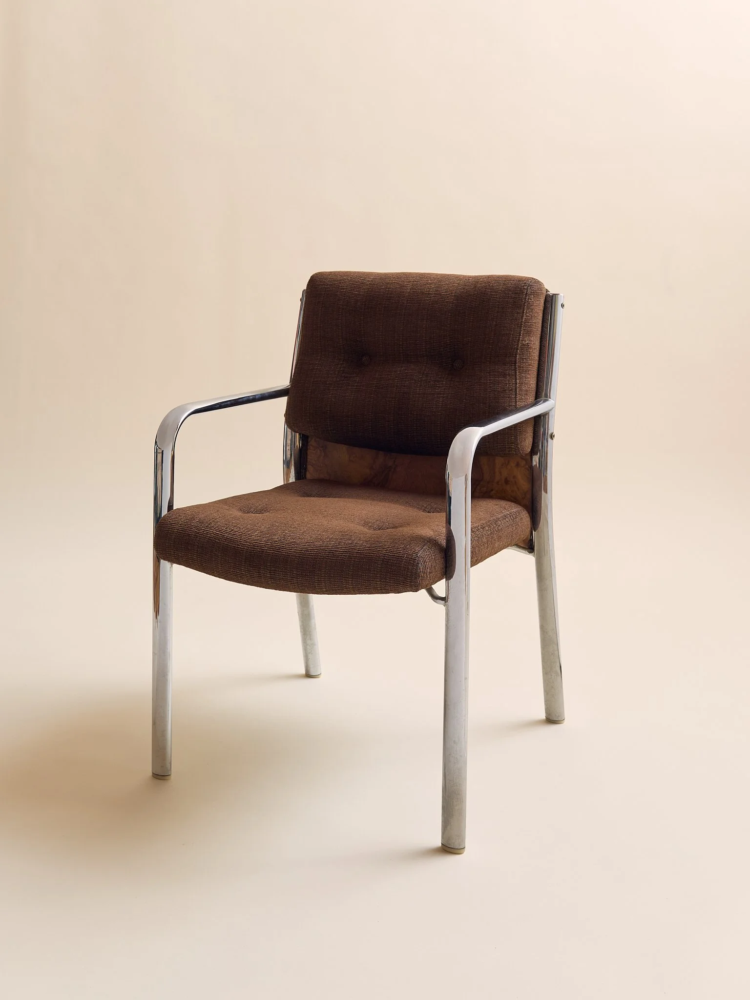 242_Vintage1970sChrome&BurlWoodMidCenturyOfficeArmchairs_003.jpg