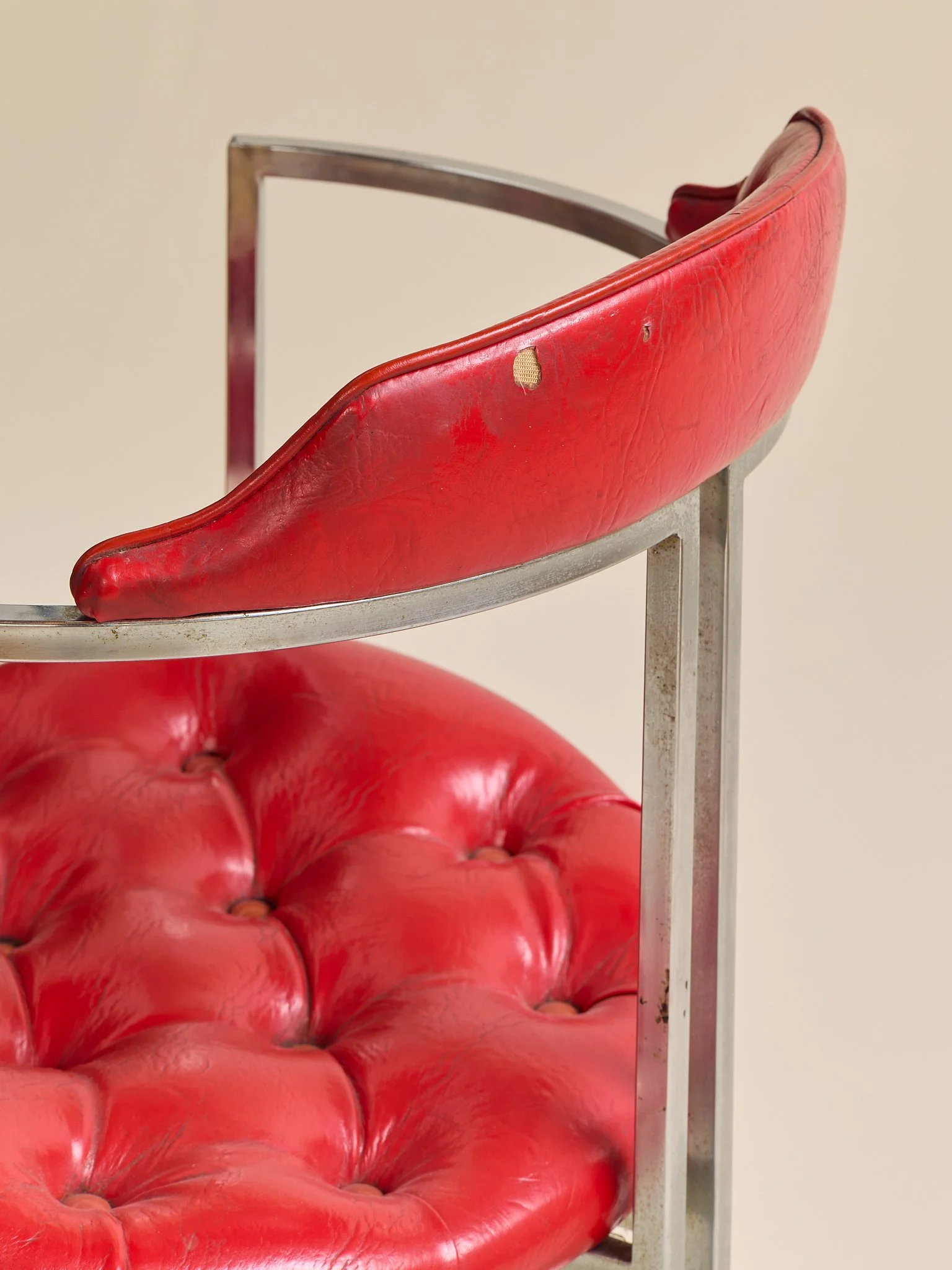 276_TheVintageRedVinylTuftedSideChair_009.jpg