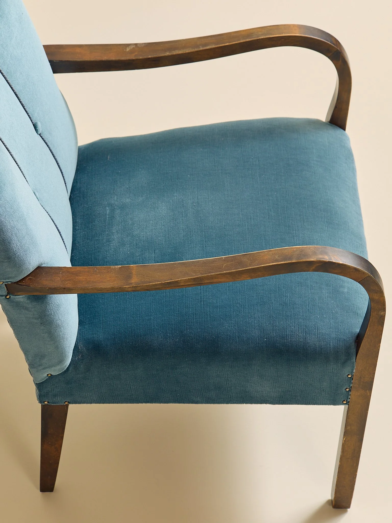 311_TheVintagePairofFritzHansenStyleDanishLoungeChairsc1960s_15.jpg