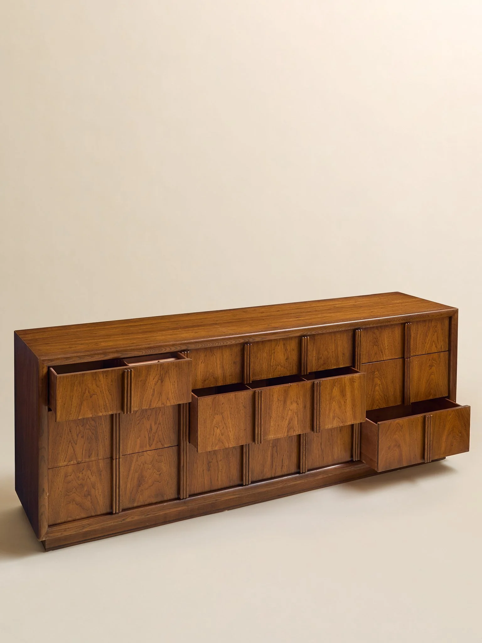 284_TheVintageHenredon80"MidCenturySideboard_004.jpg