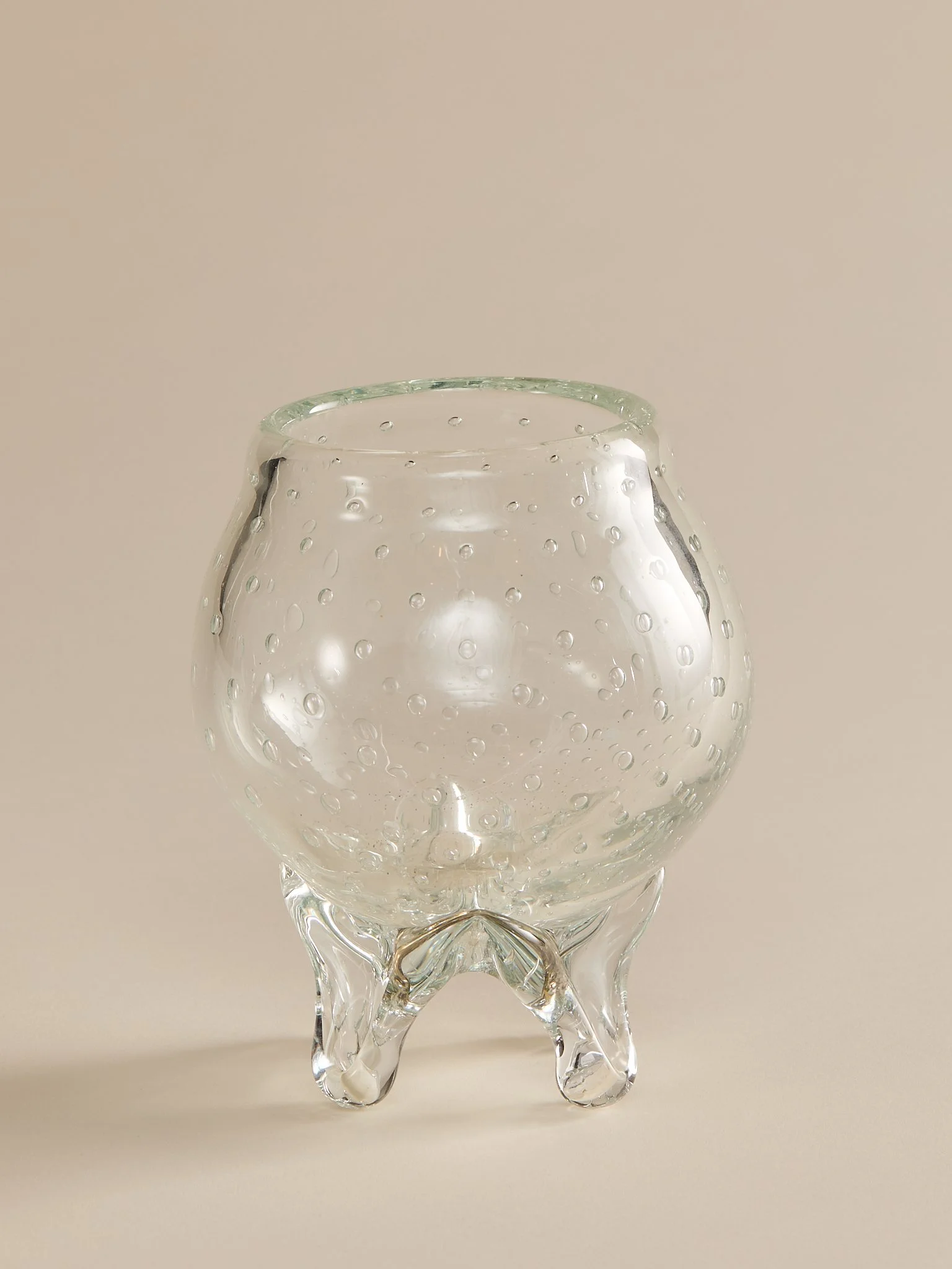 231_TheVintageHandblownGlassBubbleThreeFootedVase_003.jpg
