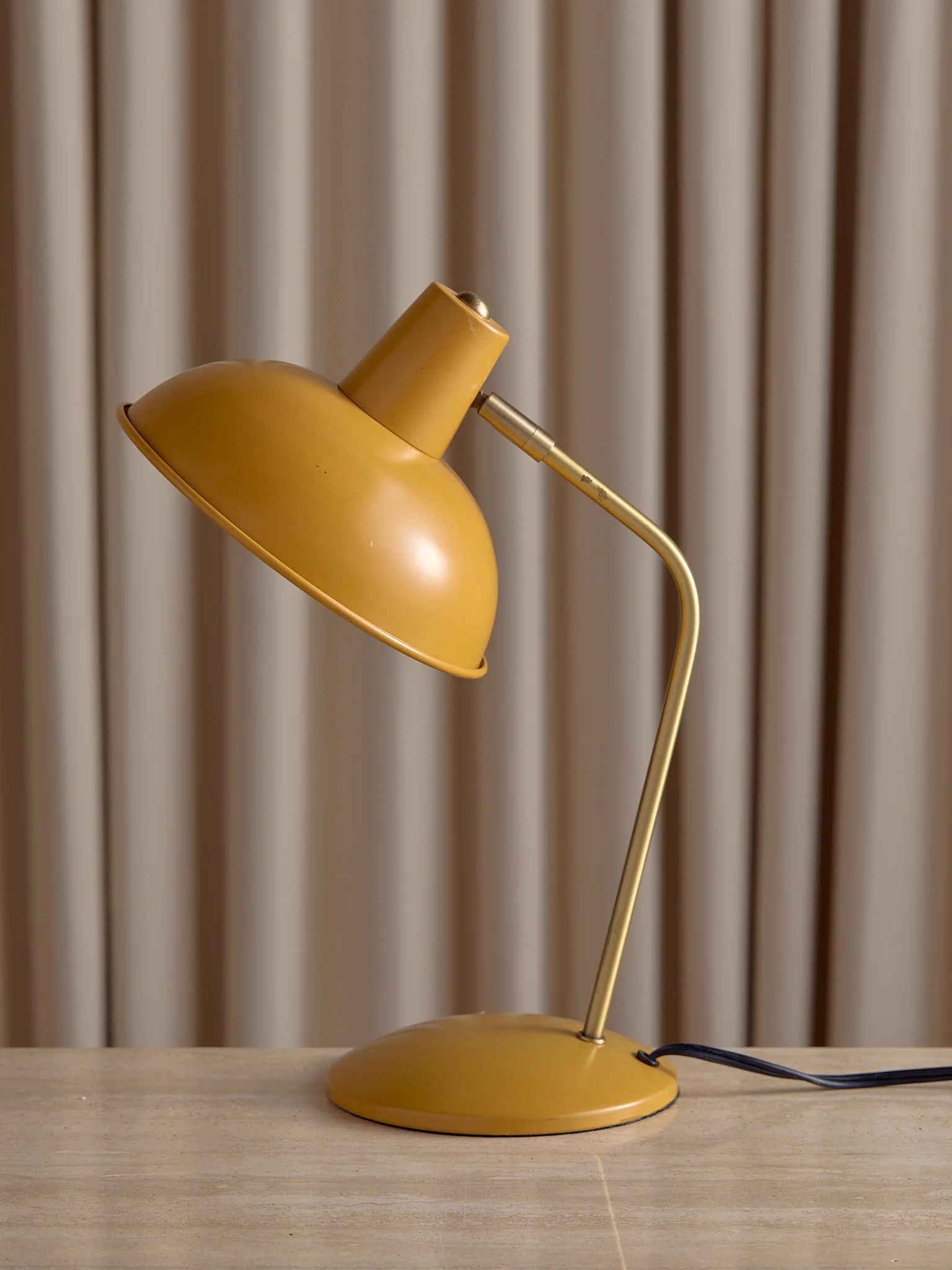 113_TheVintageMustardYellowTaskLamp_003.jpg