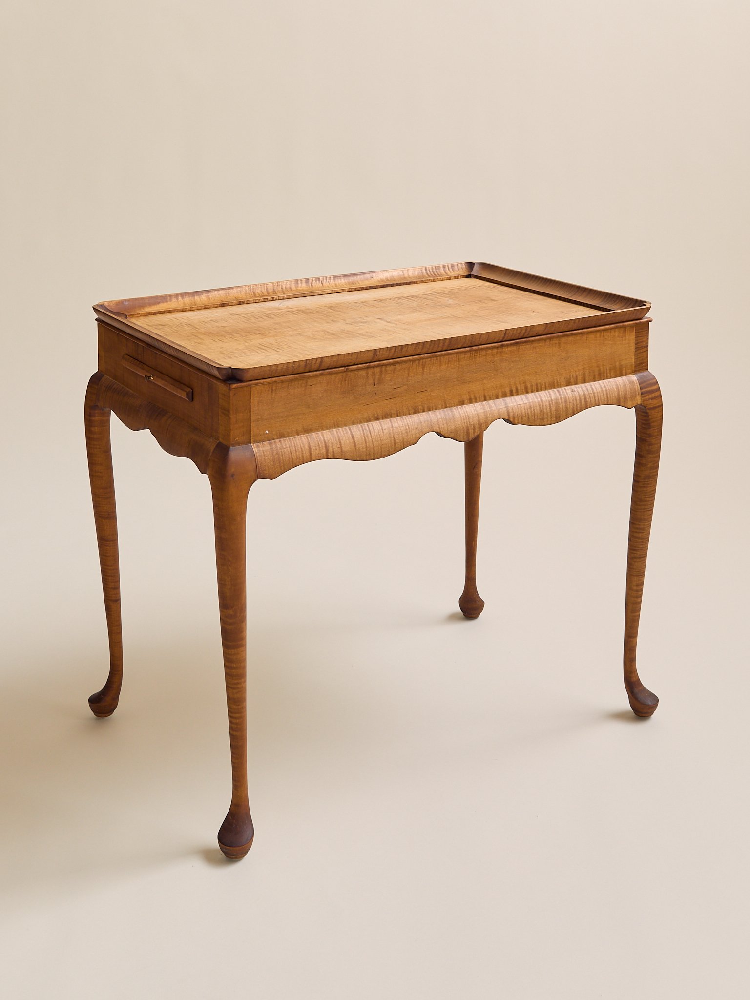 268_TheVintageTigerMapleQueenAnneAccentTable_003.jpg