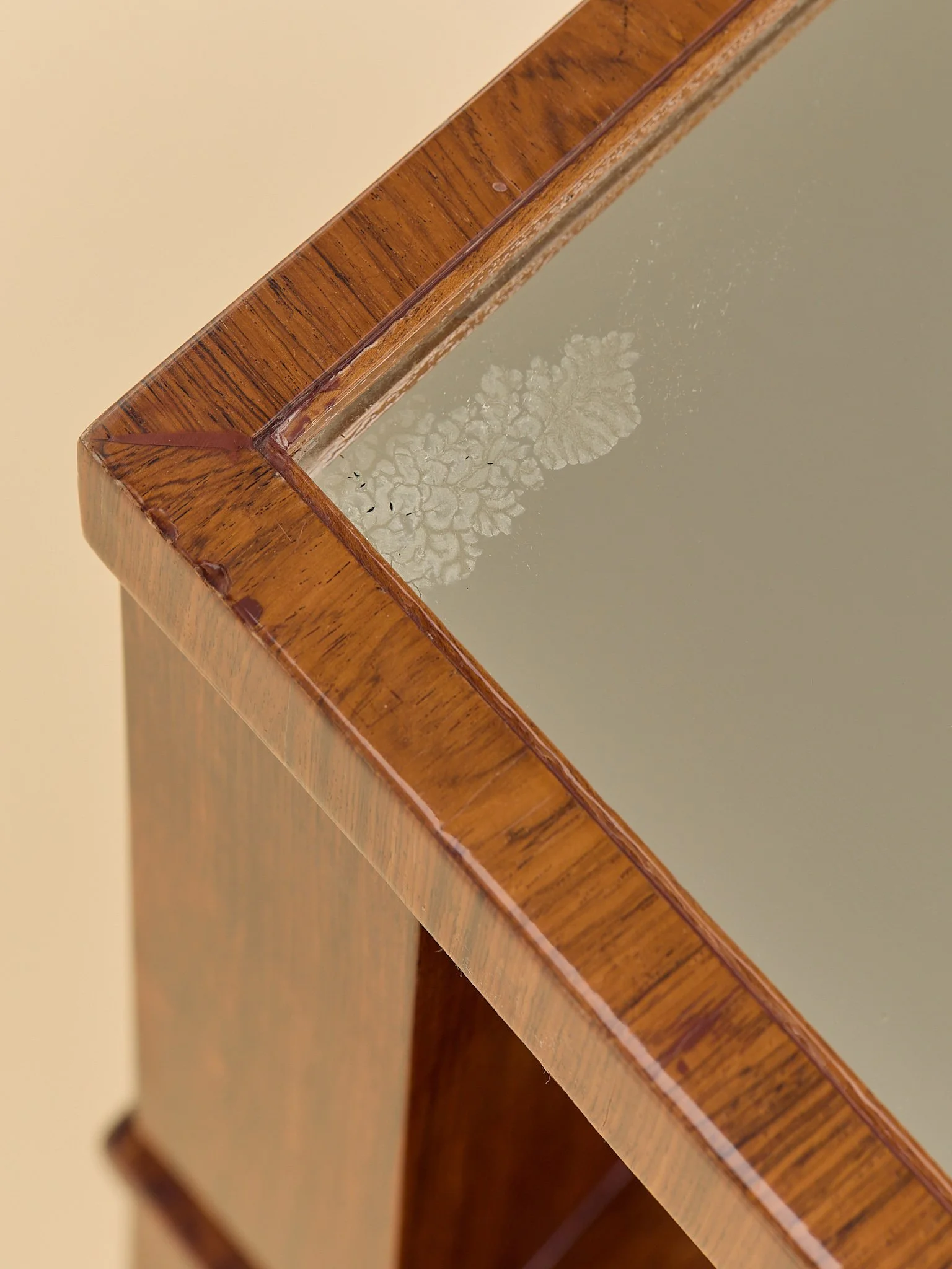369_TheVintageFrenchAmboynaWood&MirroredTopSideTables_16.jpg