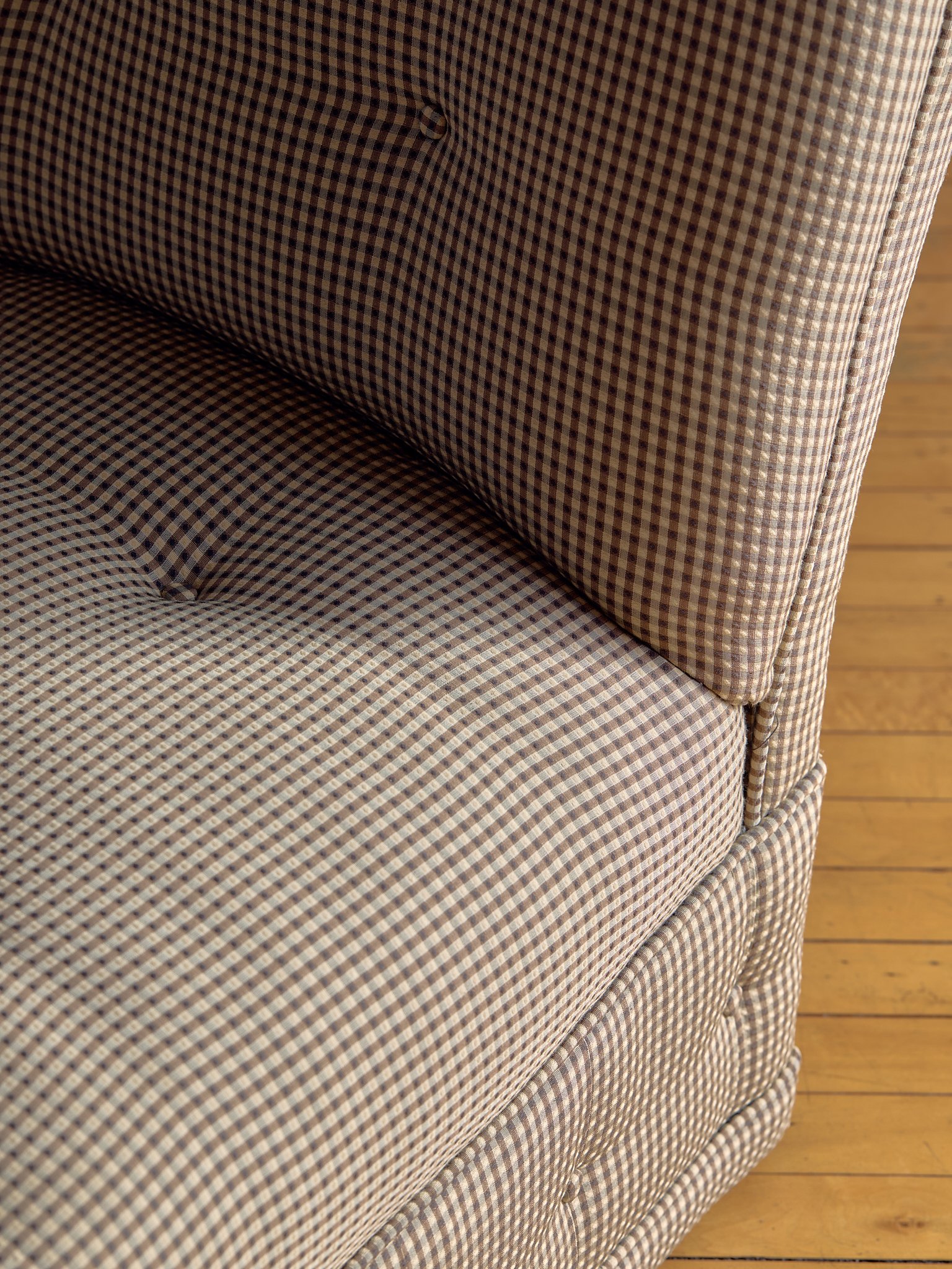41_TheVintageCheckSlipperChair_009.jpg