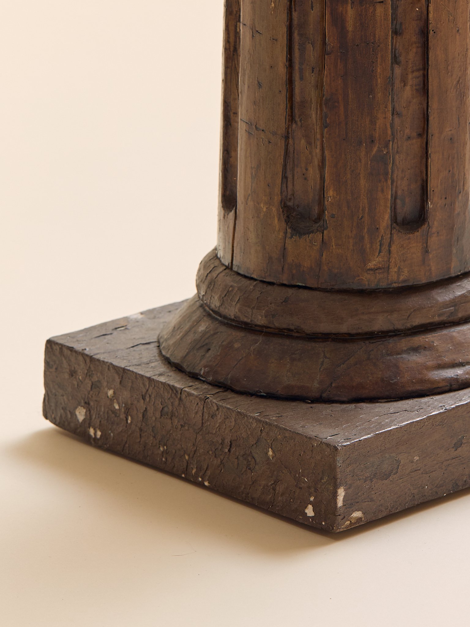 250_TheVintageOrnateWoodCarvedColumnPedestal_009.jpg