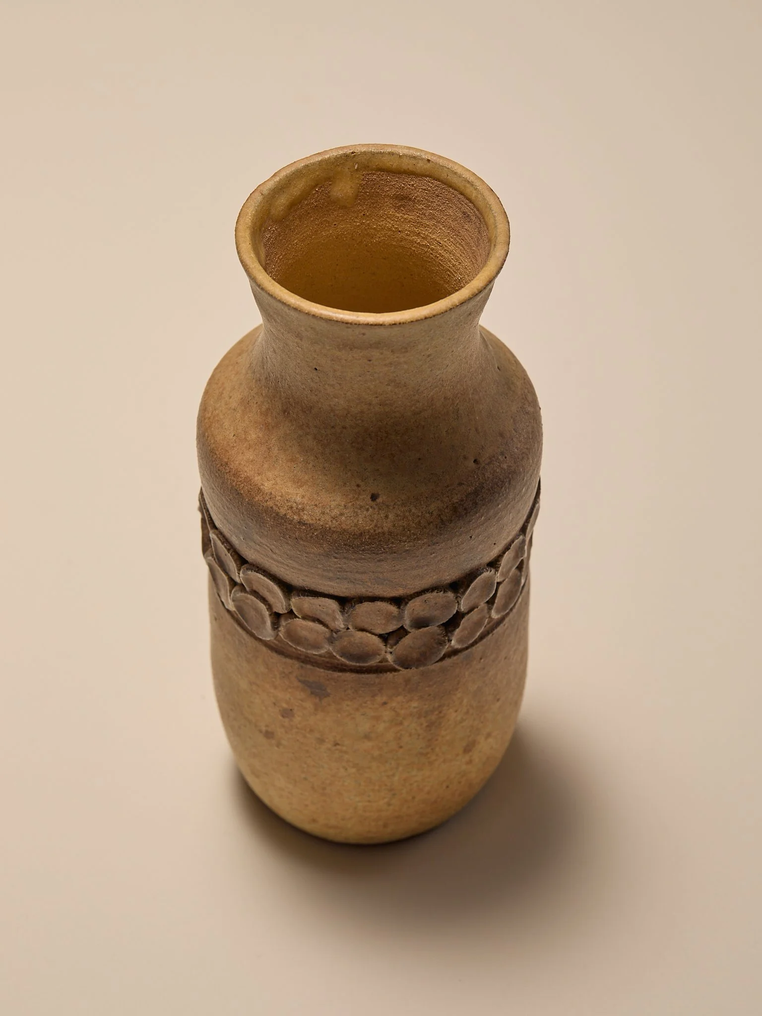 307_TheVintageBrutalistStudioPotteryBudVase_003.jpg