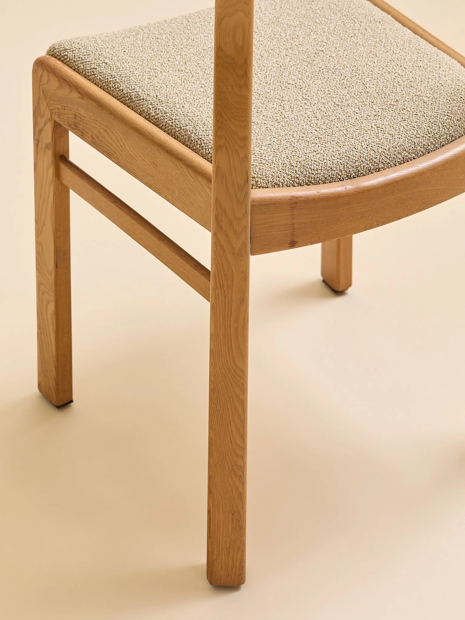 378_TheVintageStyleOfMollerOak&BoucleDiningChairs1970s_13.jpg