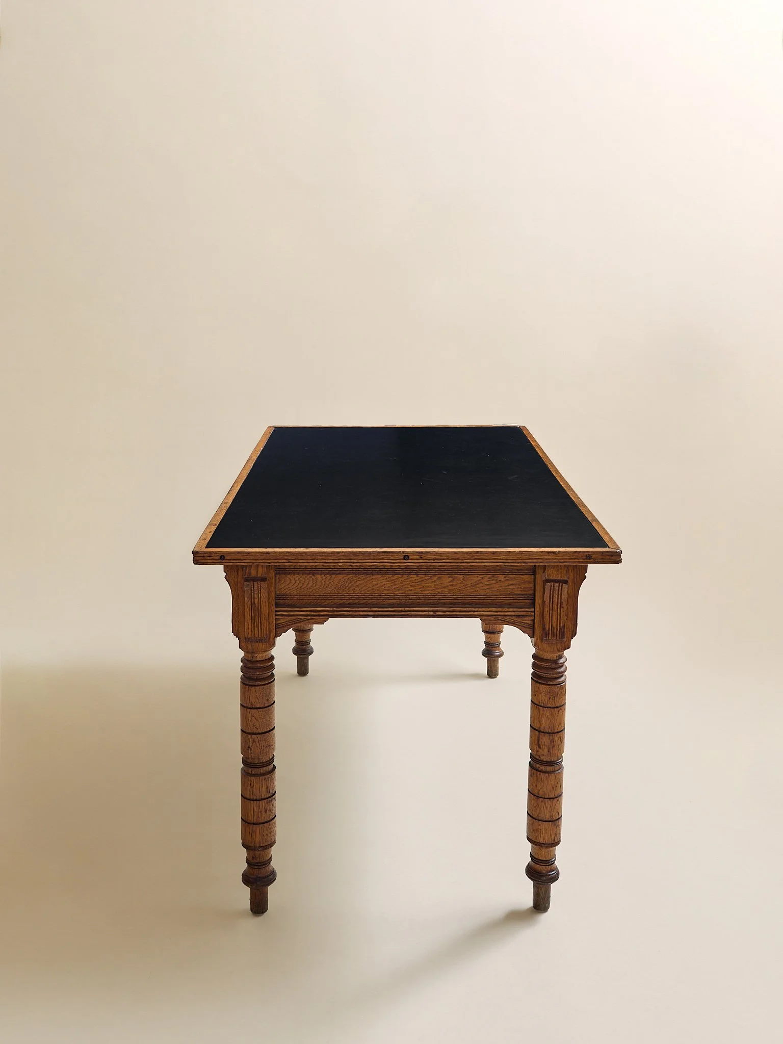 301_TheVintageOakAndLeatherDesk_04.jpg