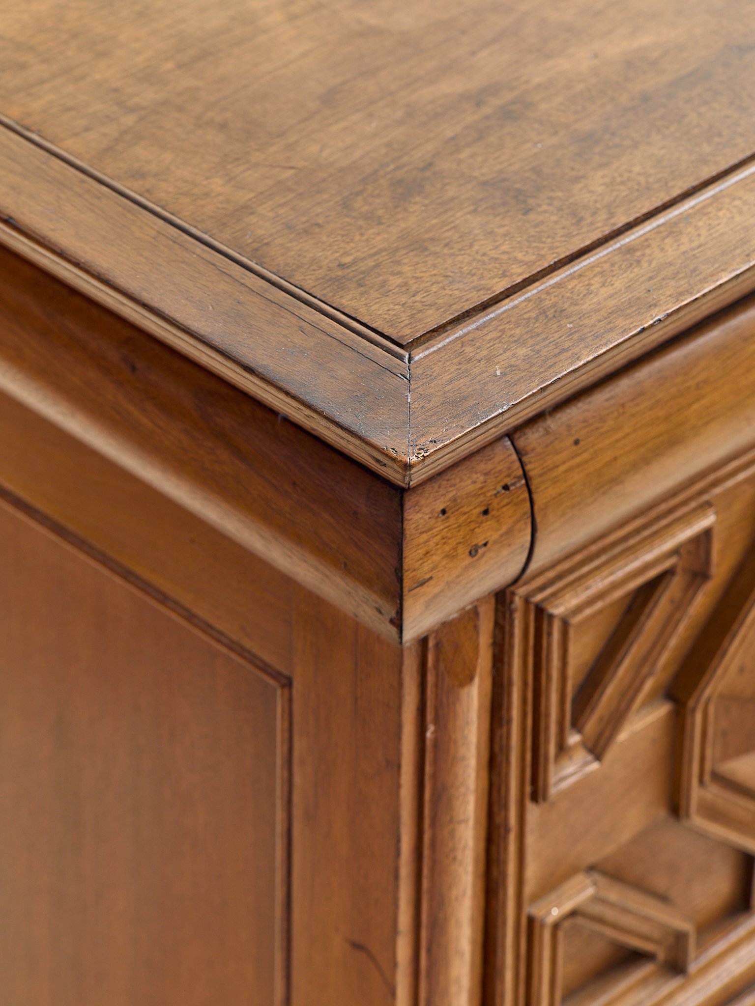 296_TheVintageWilliamandMaryIntricateCarvedWoodWalnutSideboard_14.jpg