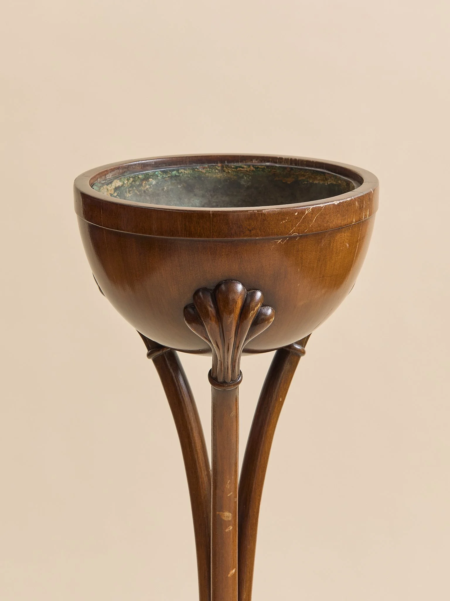 140_TheAntiqueArtNouveauWoodPlanter_004.jpg