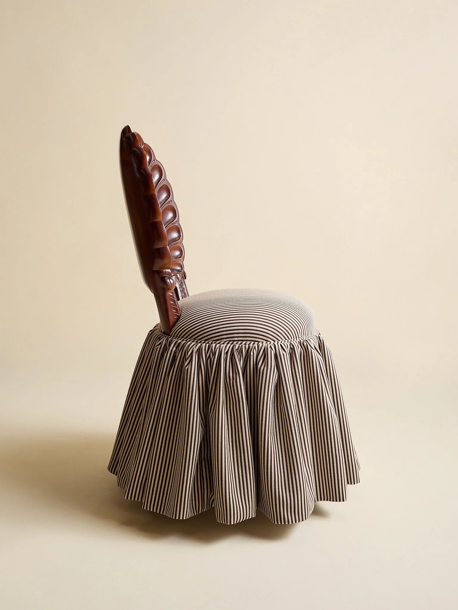 411_TheVintageShellSideChairs_04.jpg