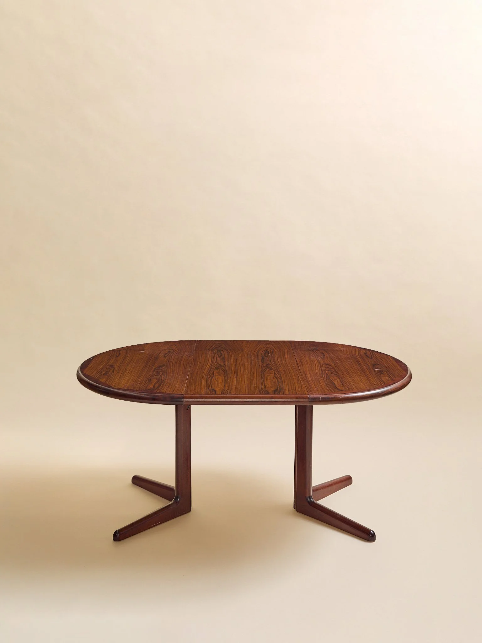 346_TheVintageDyrlundDanishRosewoodExtendingDiningTable1960s_02.jpg