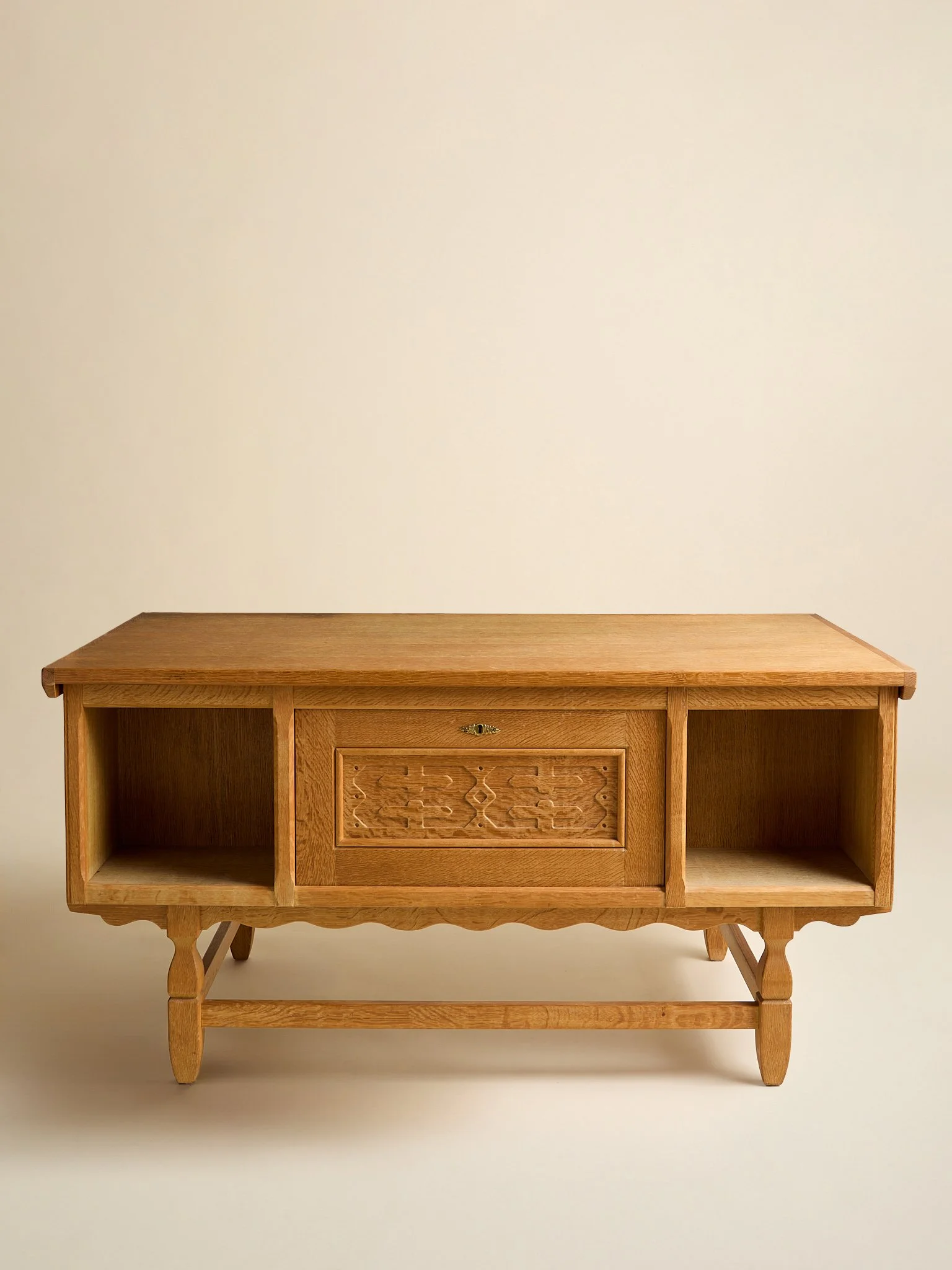415_TheVintageHenningKjaernulfStyleWhiteOakWritingDesk_05.jpg