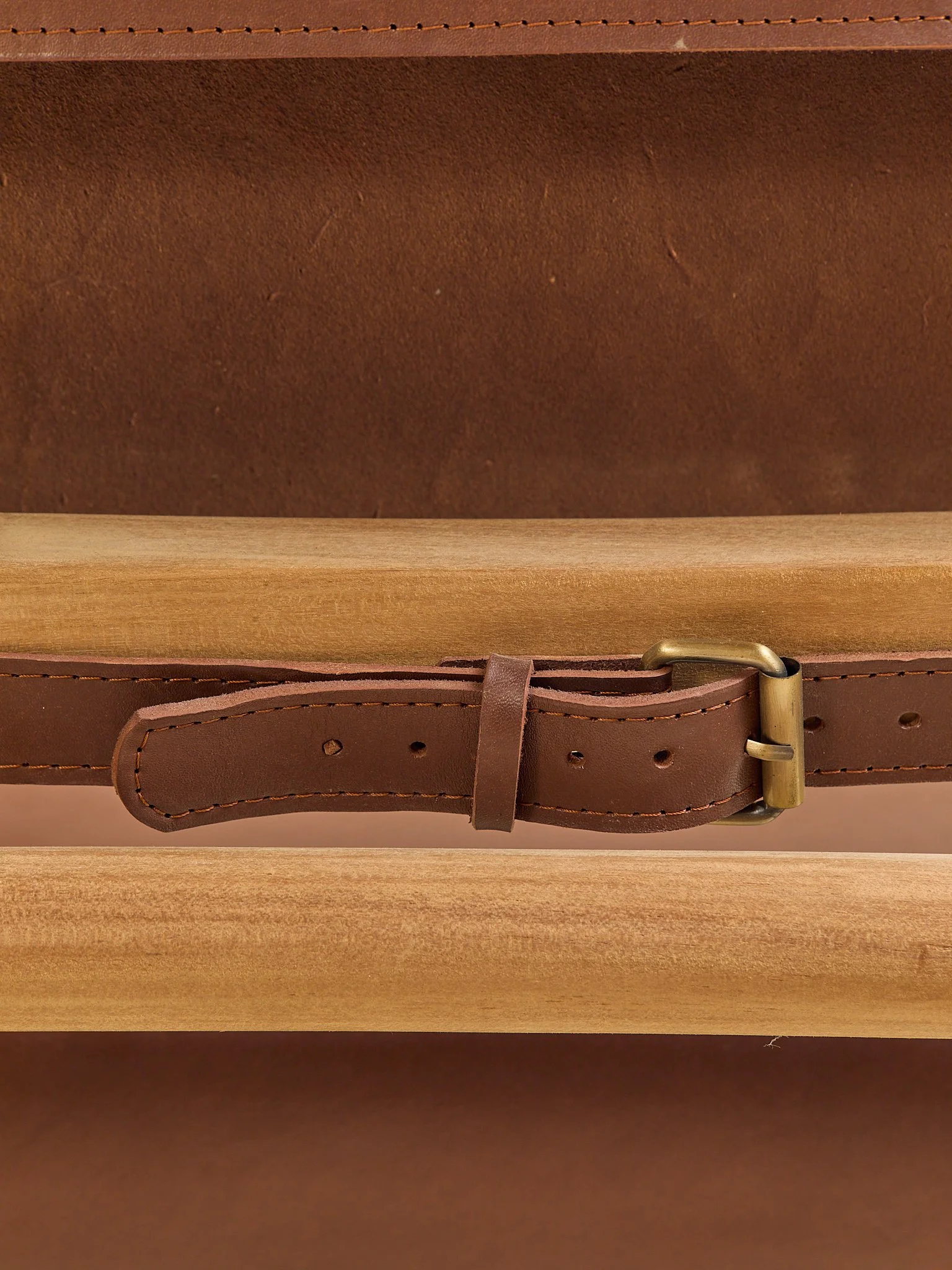 347_TheVintageRefinishedLeatherDaybed_11.jpg