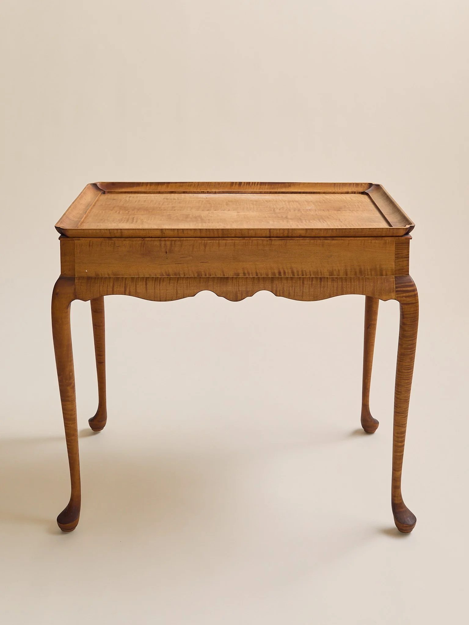 268_TheVintageTigerMapleQueenAnneAccentTable_001.jpg