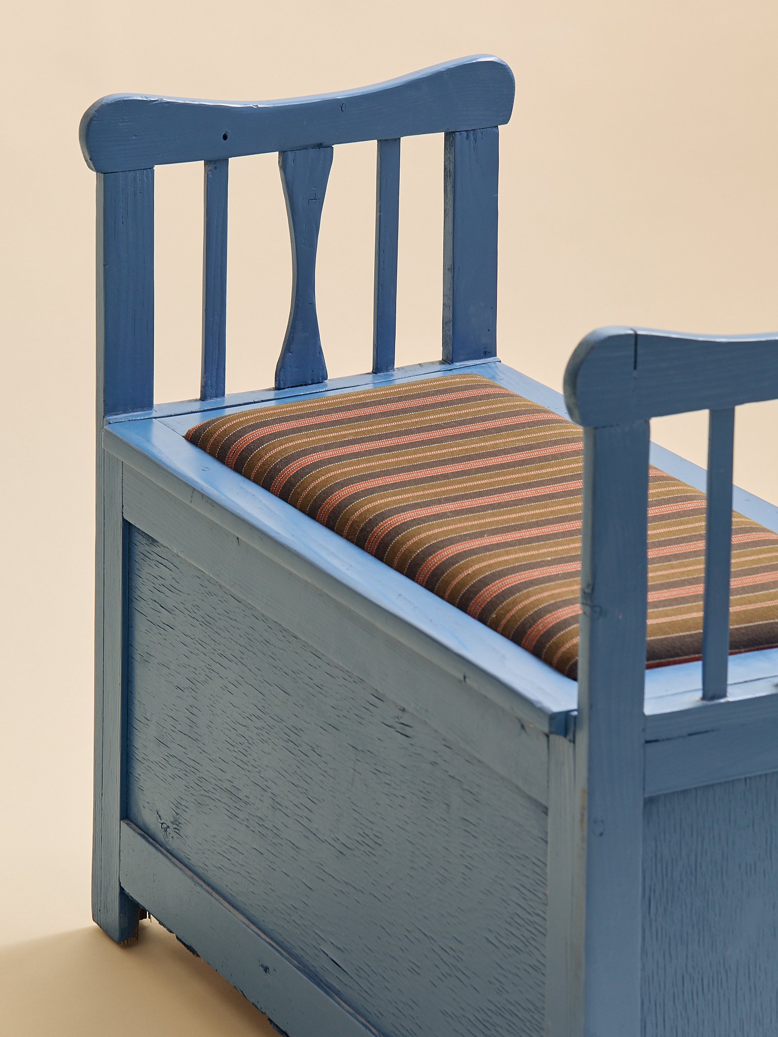367_TheVintageHandmadeSwedishPaintedPineBenchC.1930S_06.jpg