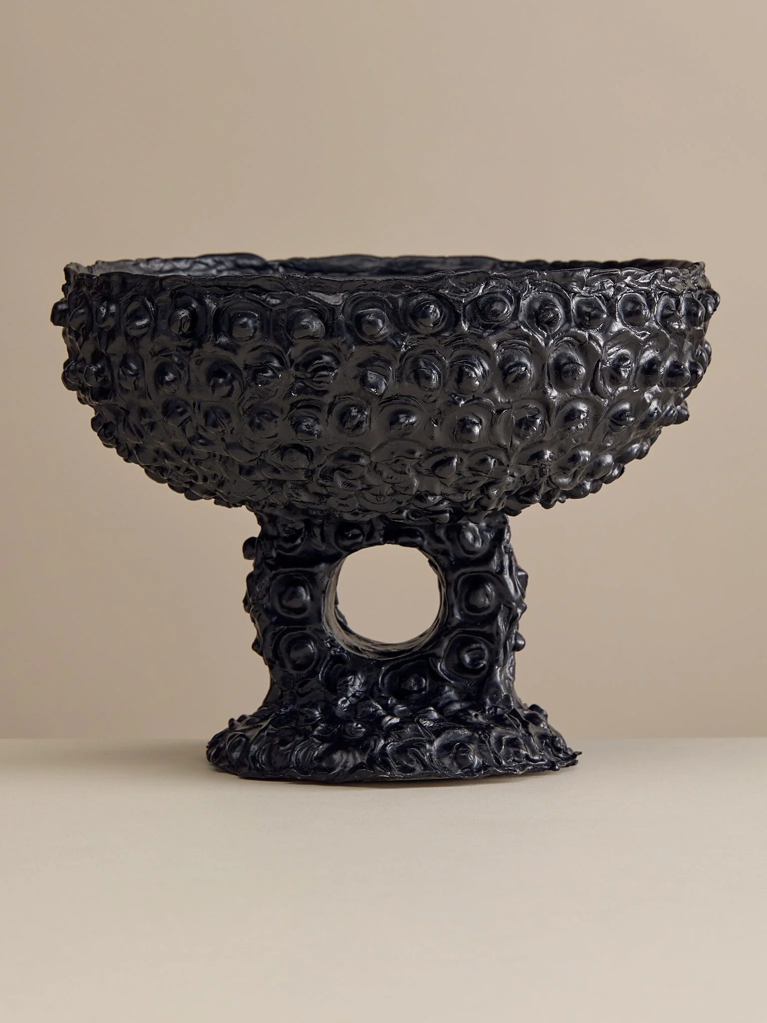 296_TheDoubleBaseBlackCeramicVessel_003.jpg