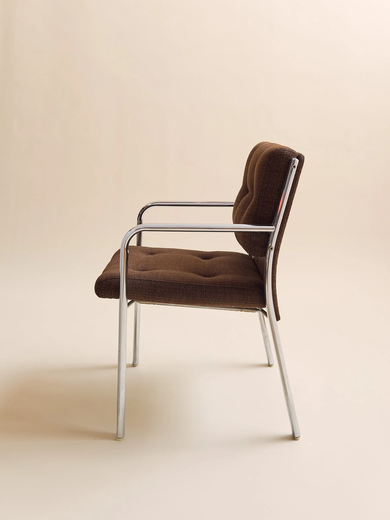 242_Vintage1970sChrome&BurlWoodMidCenturyOfficeArmchairs_004.jpg